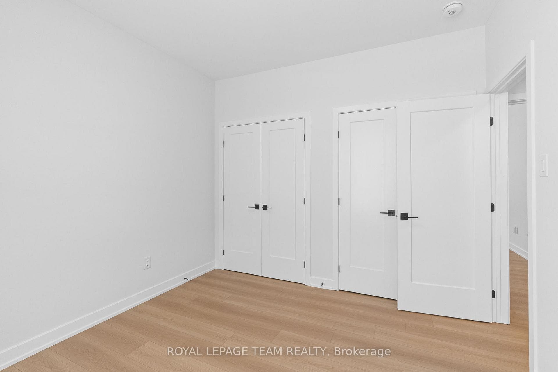 54 TENNANT Drive photo 32