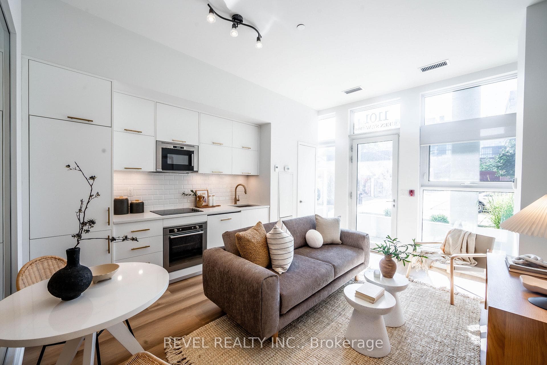 106 Dovercourt Road Unit 104 photo 1