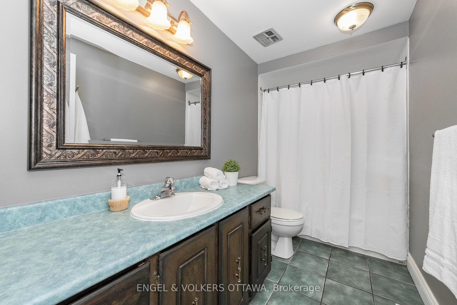 20 Falk Avenue photo 30