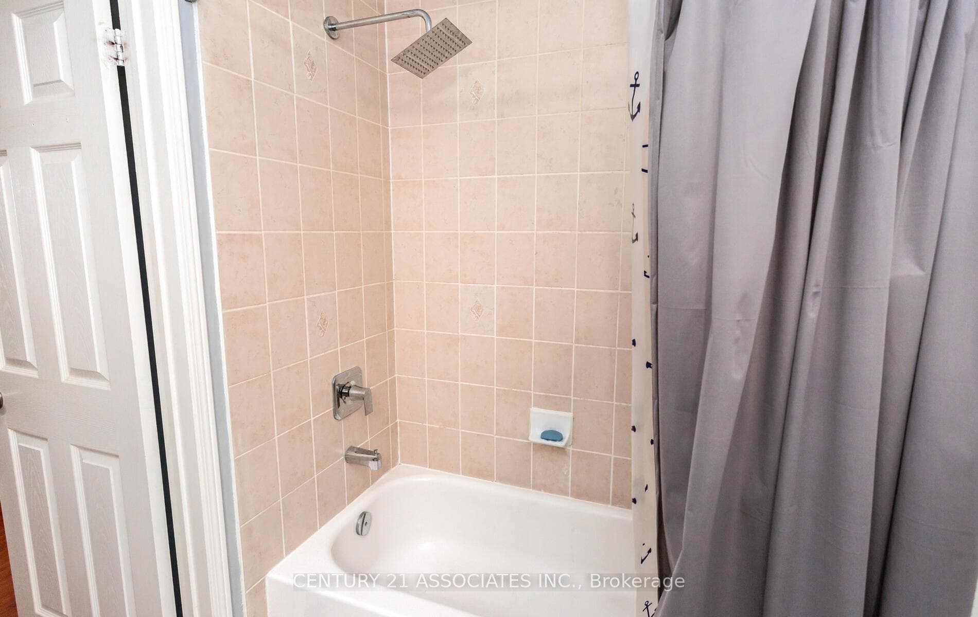 998 Vickerman Way Unit (UPPER LEVELS) photo 38