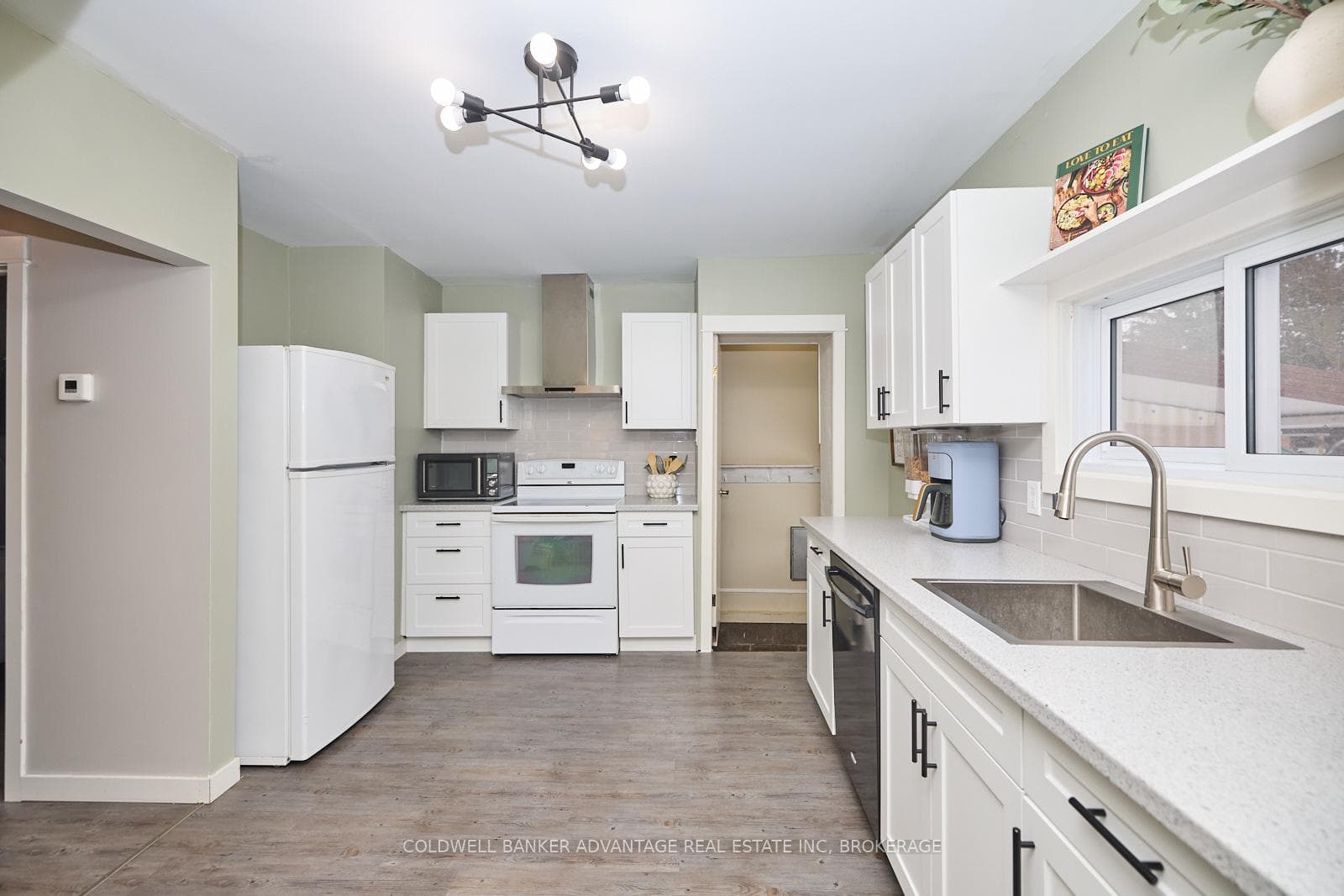 50 Dufferin Street photo 9