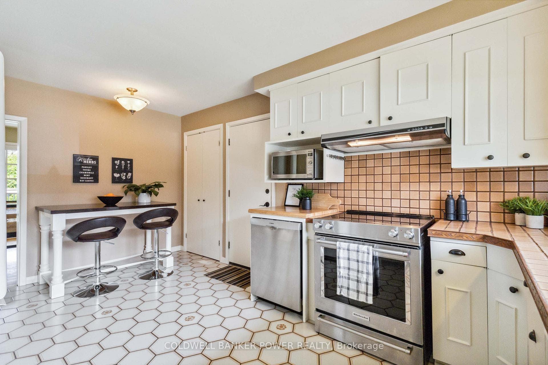 37 Heathcote Avenue photo 17
