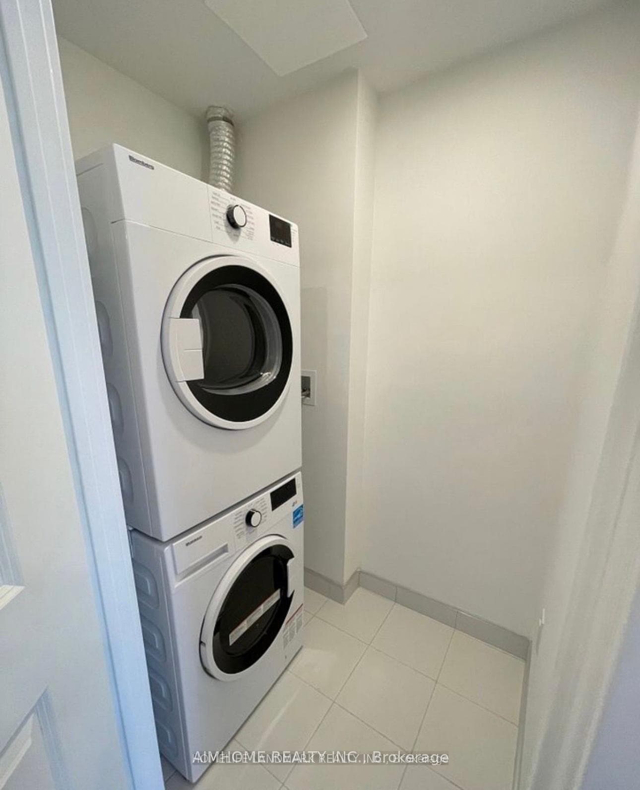 395 Bloor Street Unit 4707 photo 8