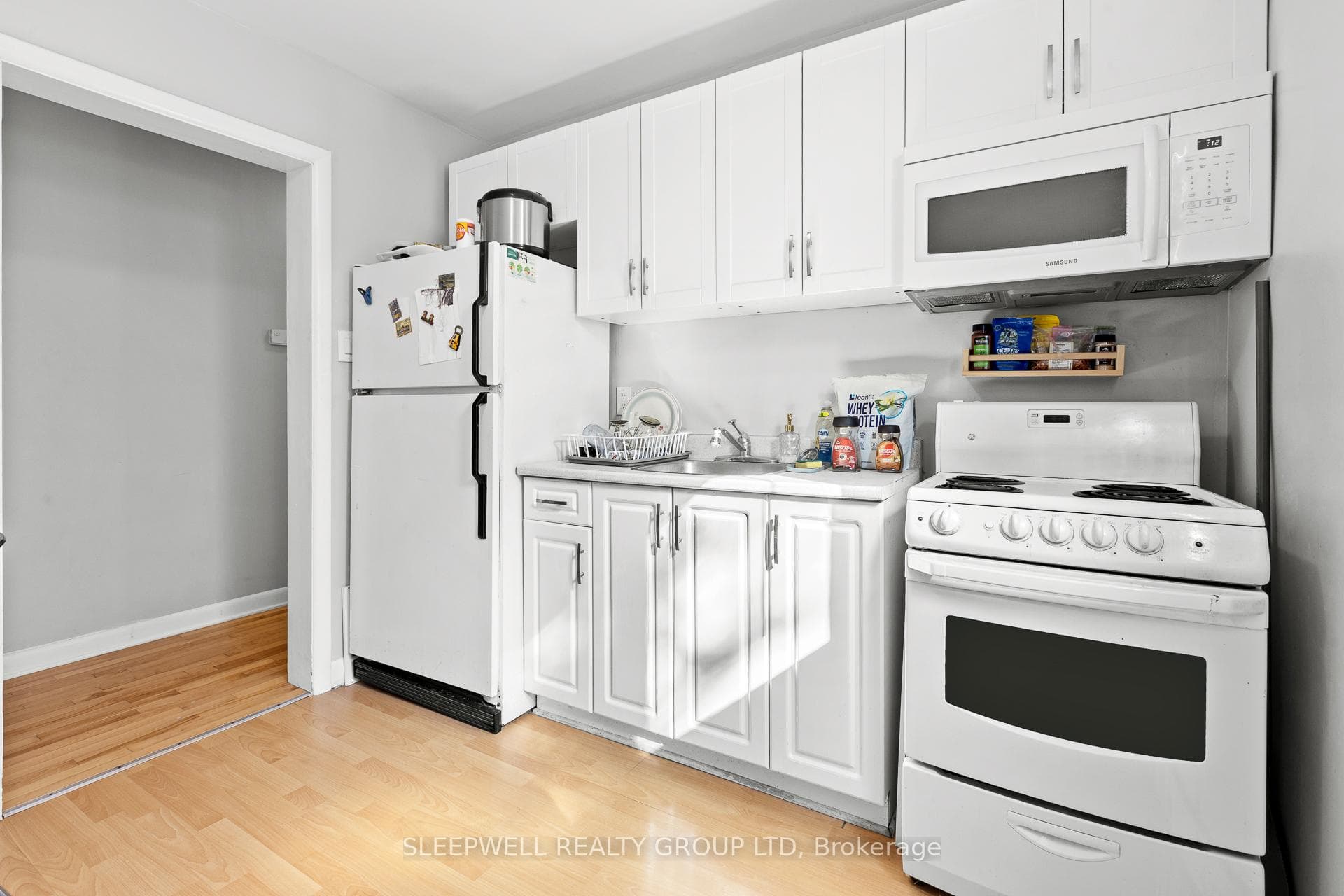 473 Vernon Avenue photo 7
