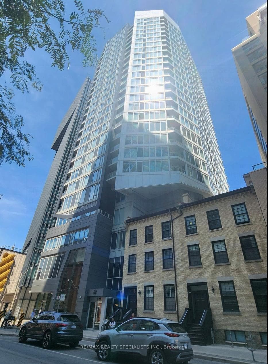 68 Shuter Street Unit 905 photo 8