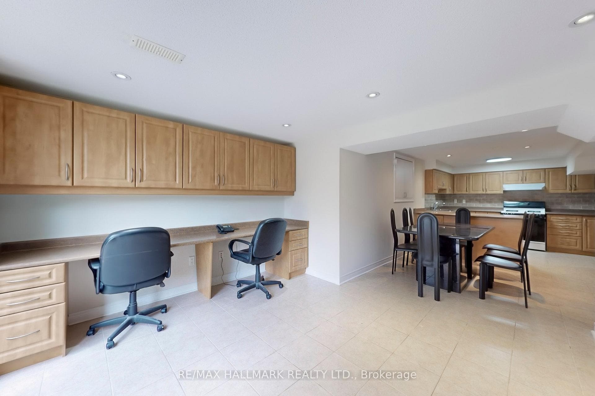 2 Butterfield Drive photo 37