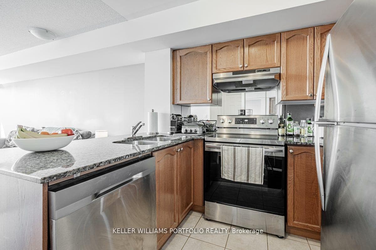 18 Valley Woods Road Unit 404 photo 11