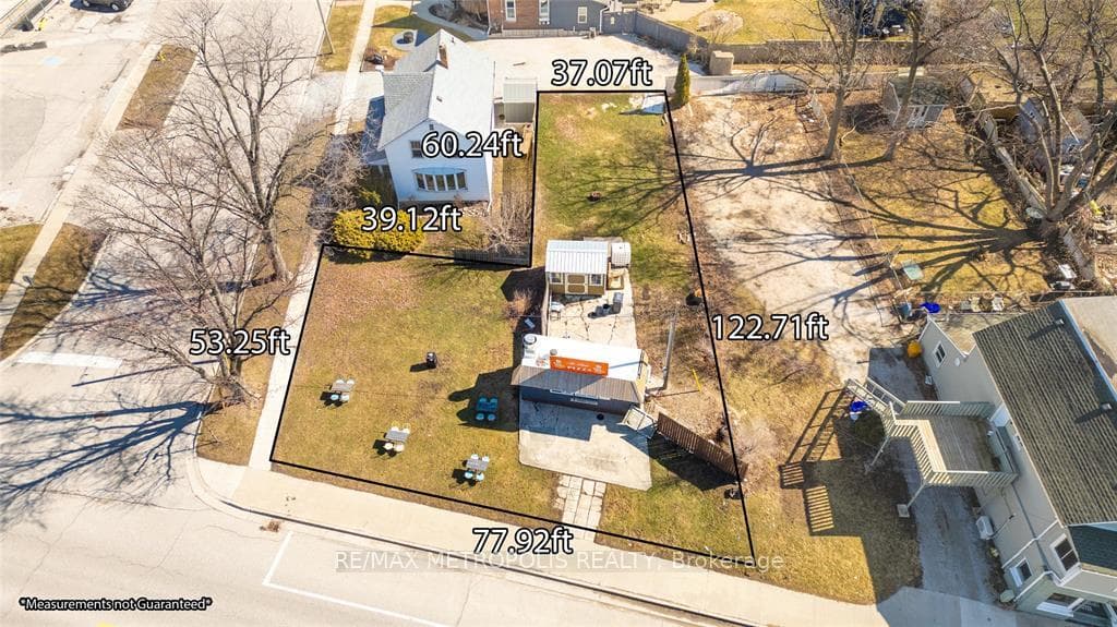1522 St Clair Parkway photo 3