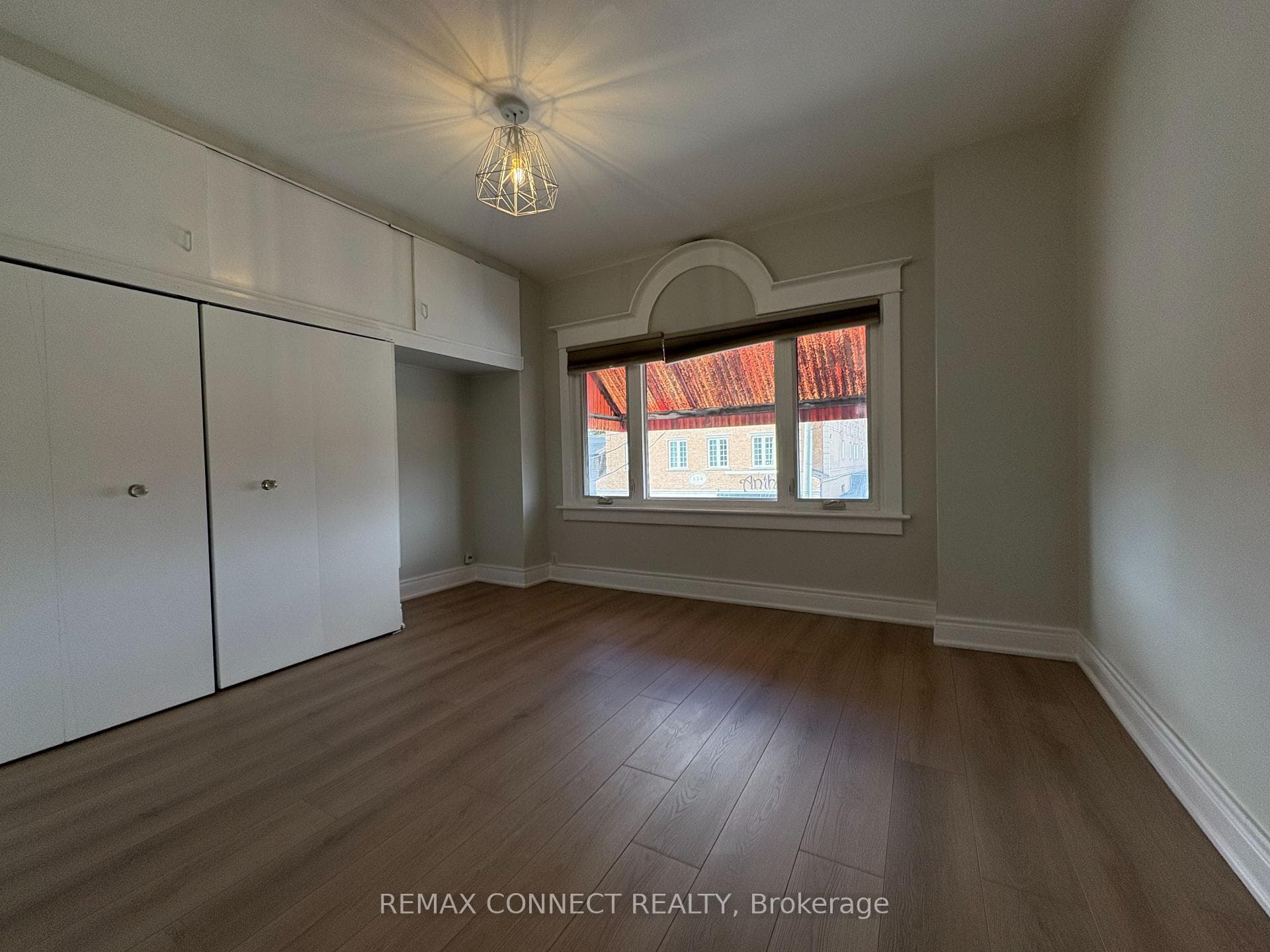 847 Pape Avenue Unit Upper photo 5