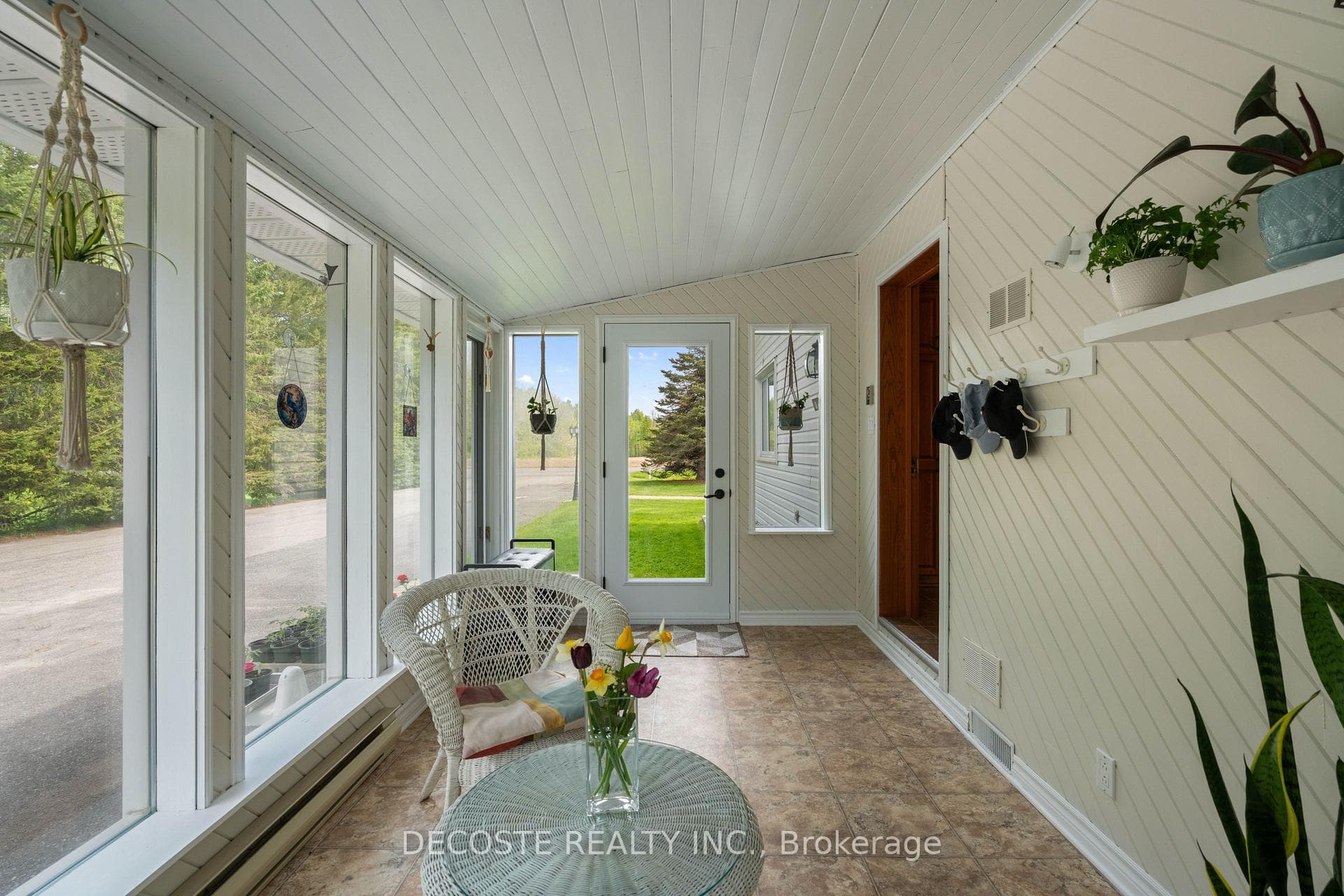 21713 Concession 8 Road photo 18