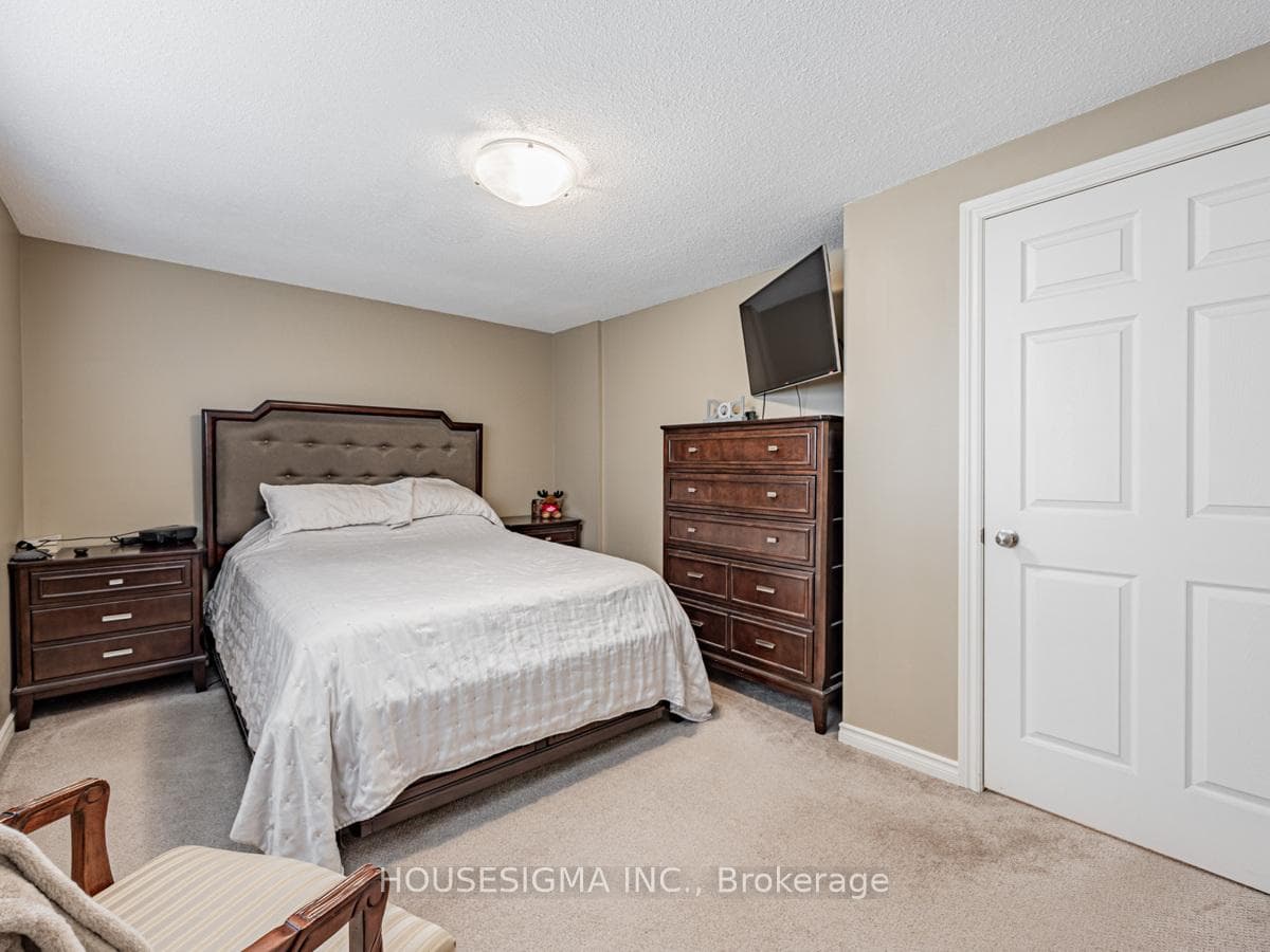 1379 Orlando Court photo 19