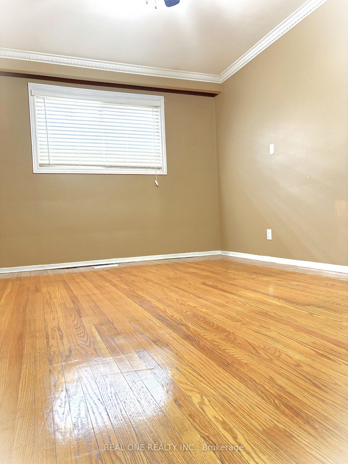 3406 Ellengale Drive Unit Upper photo 10