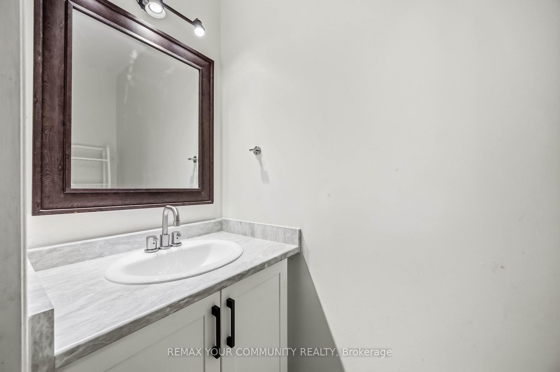 56 Hirst Avenue photo 24