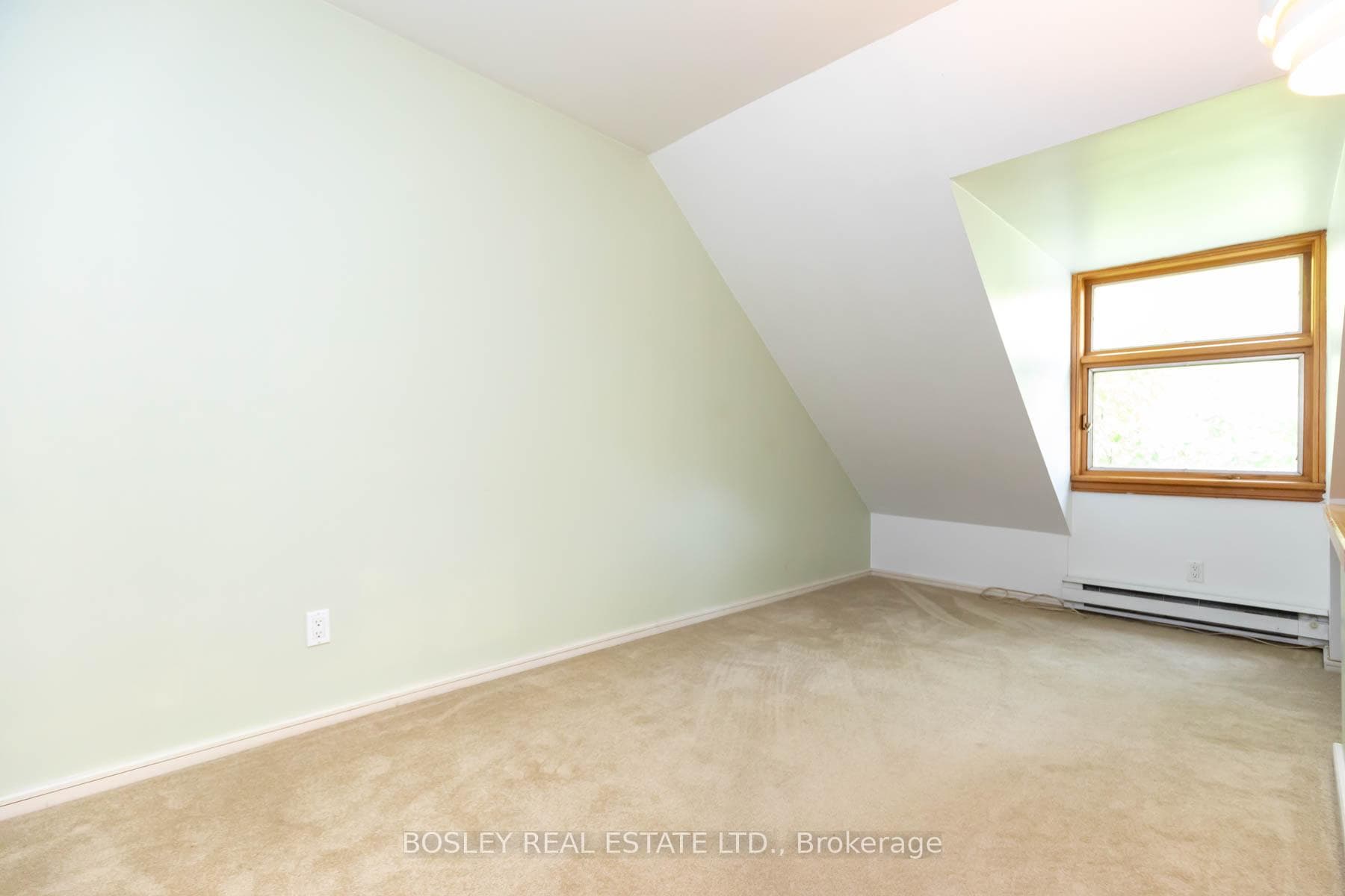 415 Wellesley Street photo 29