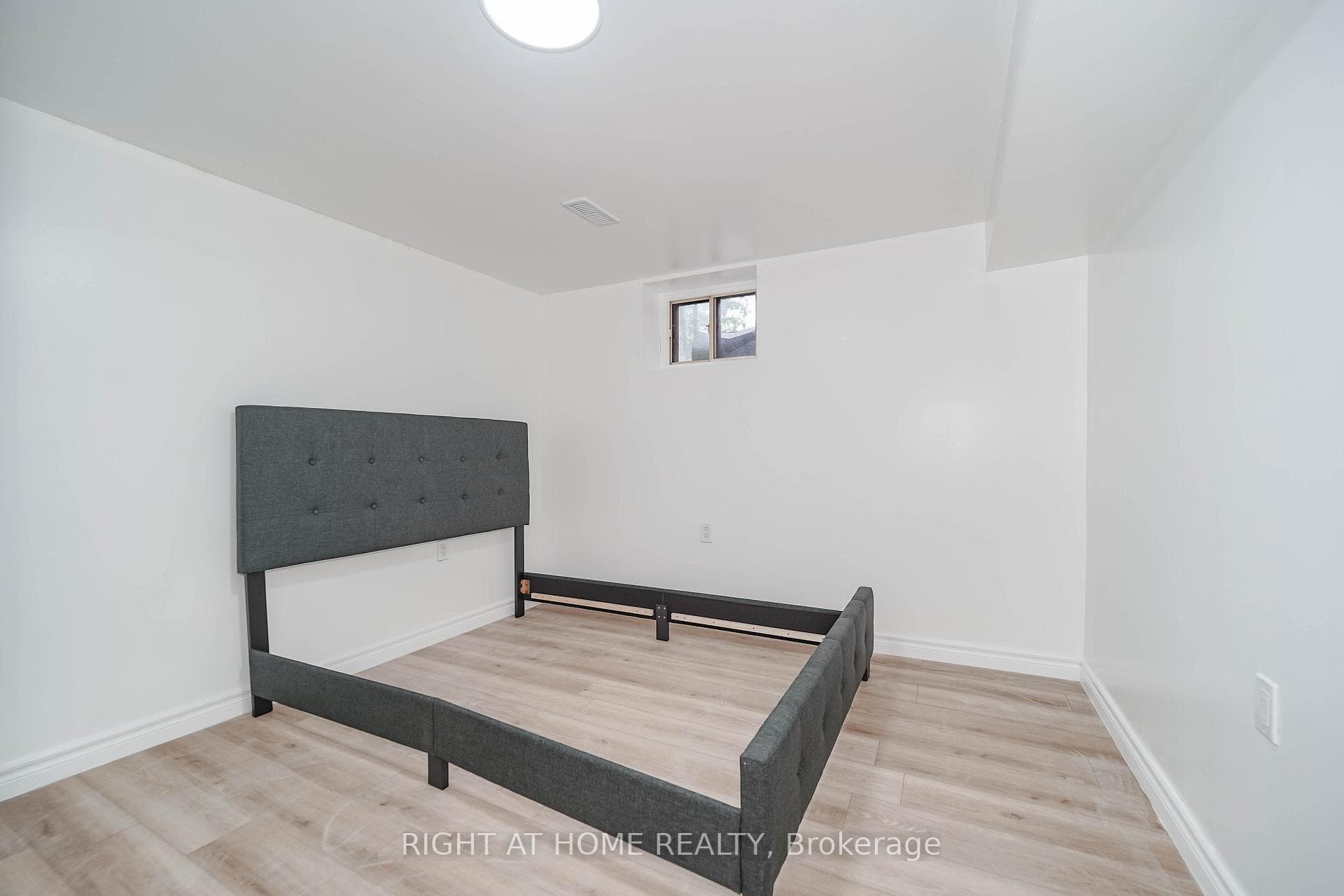 4456 Lawrence Avenue photo 32