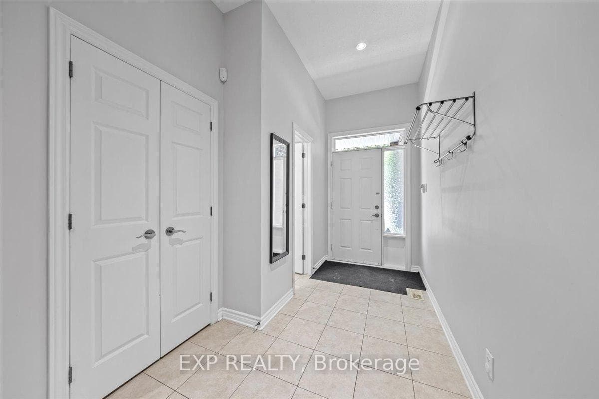 264 Bradwell Way photo 3