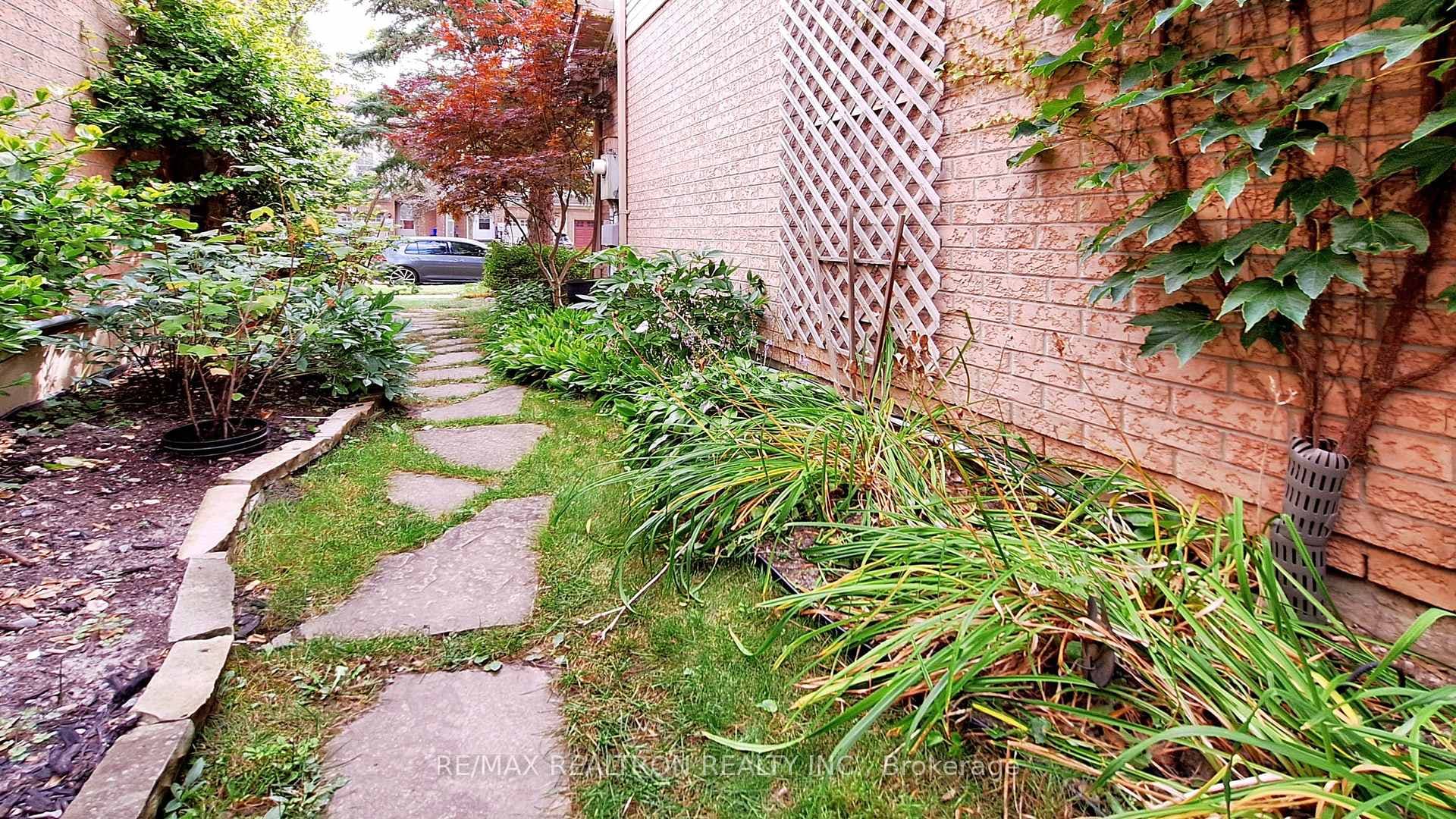 18 Evelyn Buck Lane photo 38