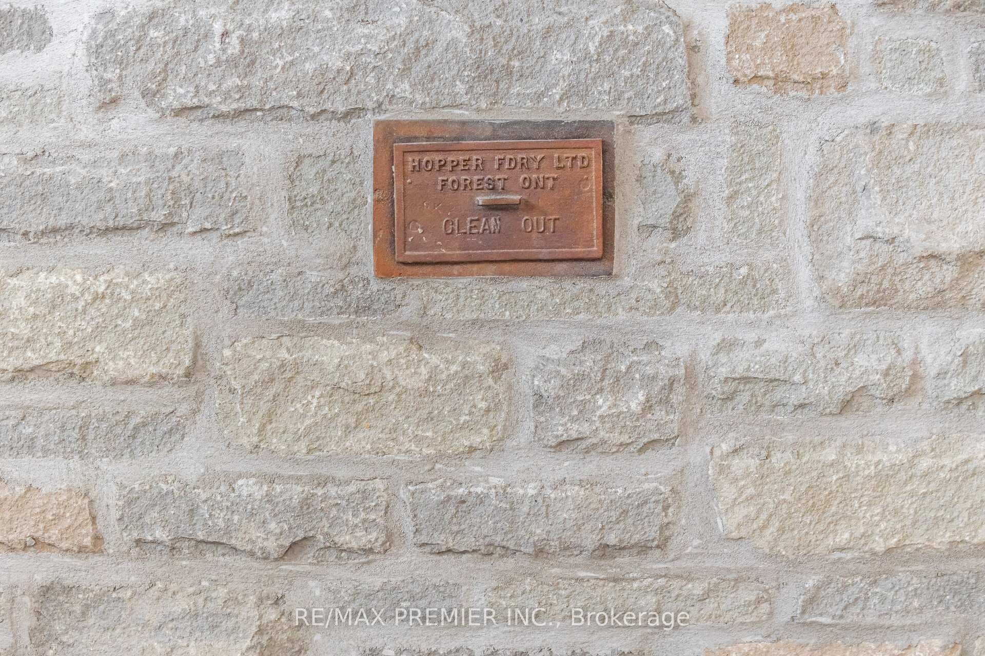 752 Pinegrove Avenue photo 33