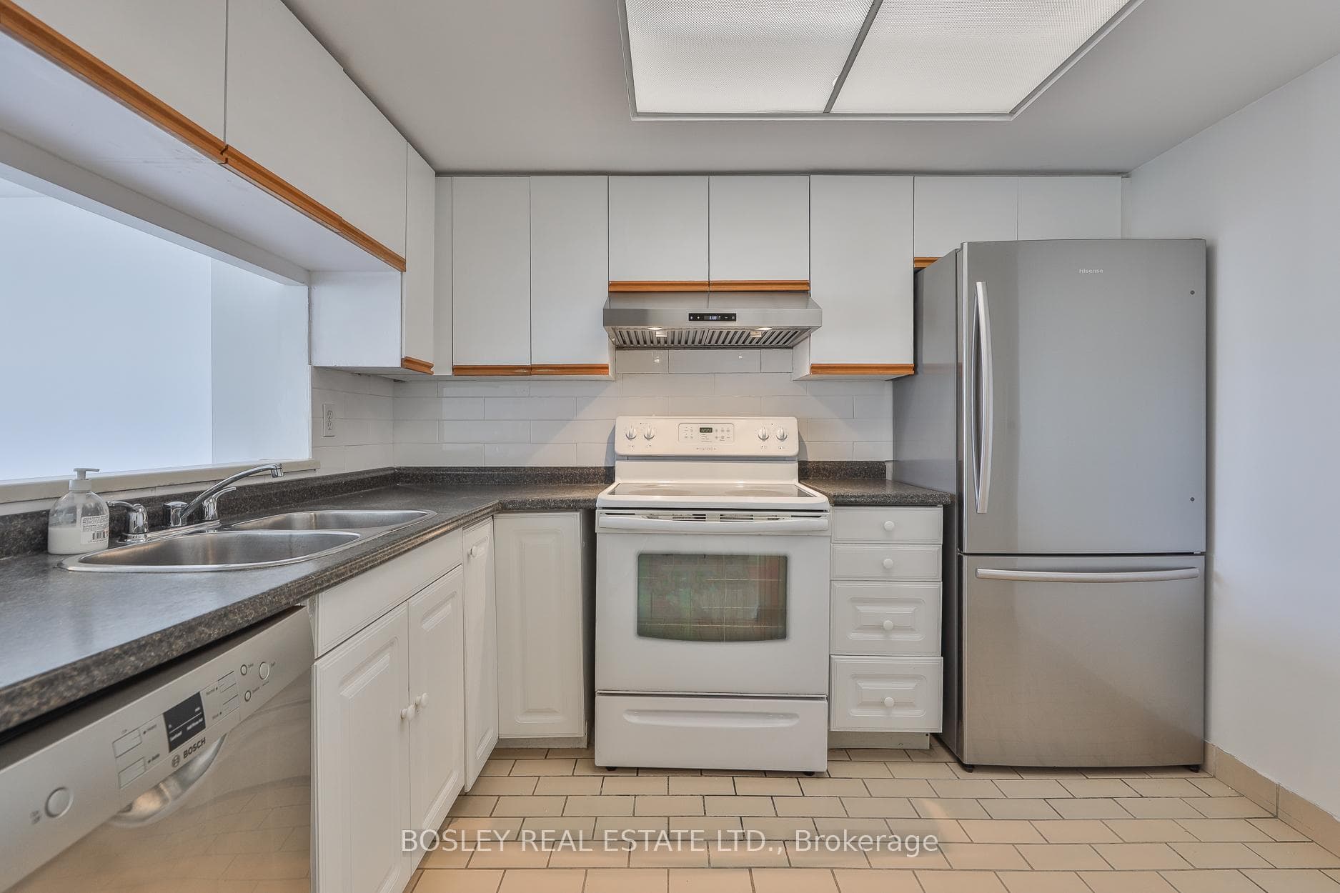 88 Alton Towers Circle Unit 1502 photo 6