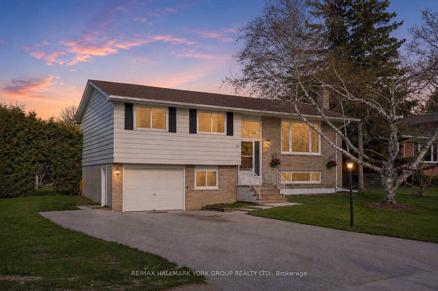61 Adelaide Street photo 1