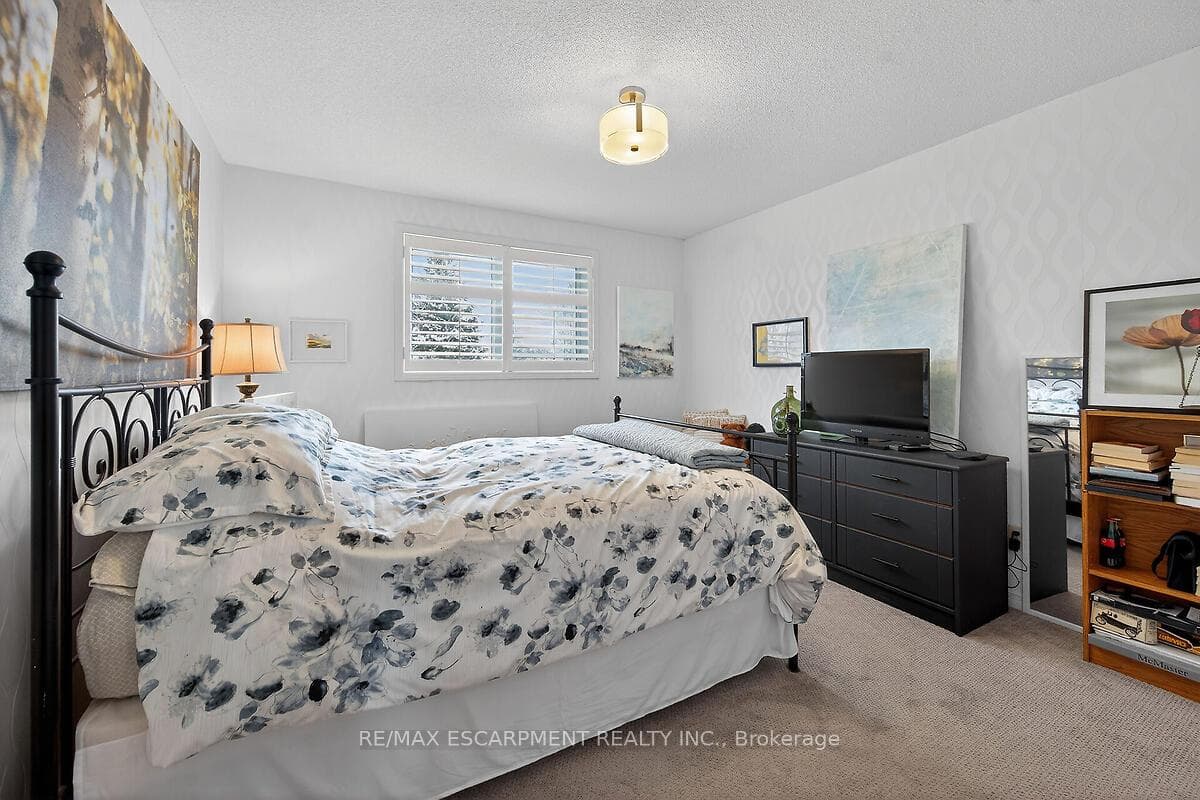 8316 Twenty Road photo 31
