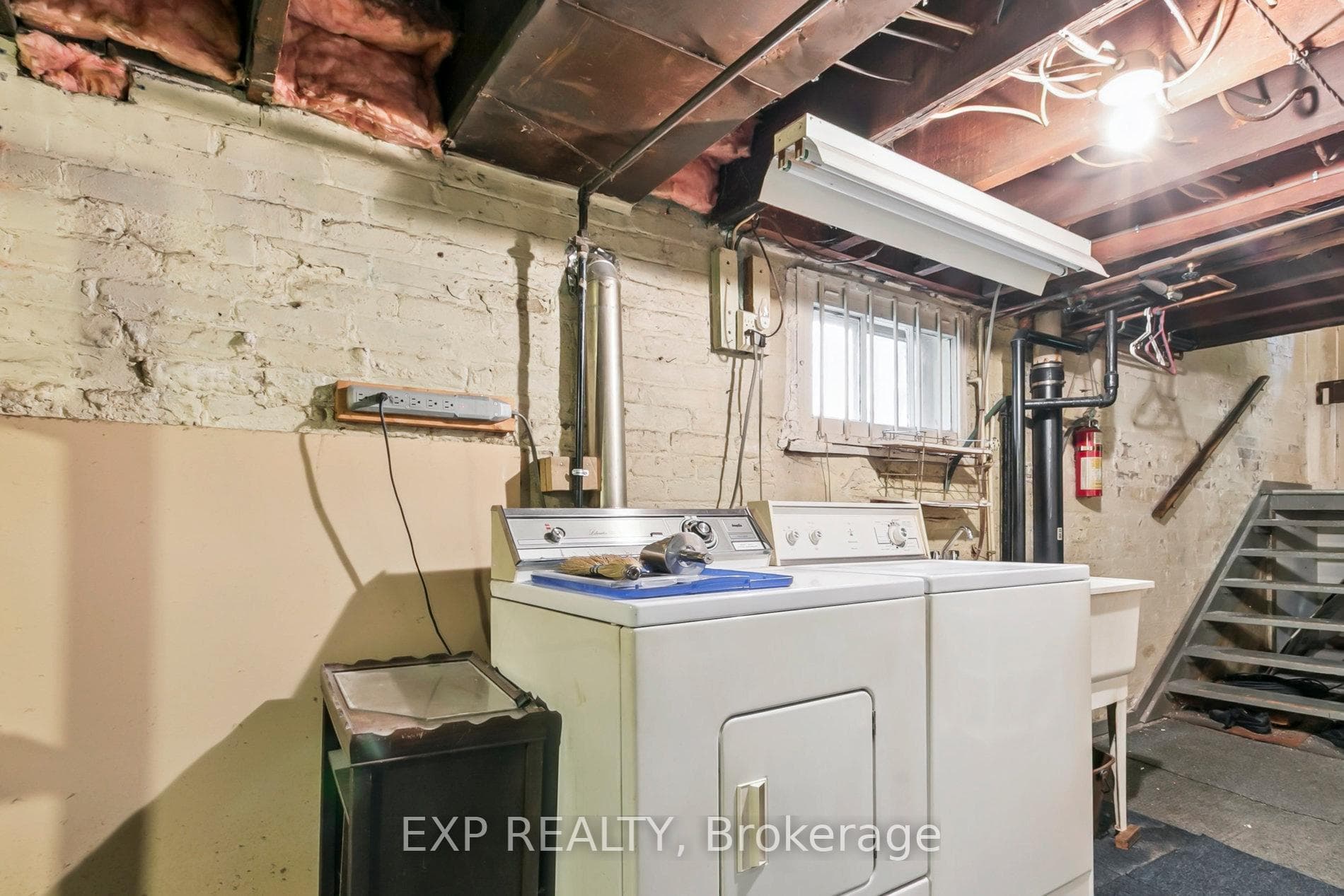395 Woodbine Avenue photo 44