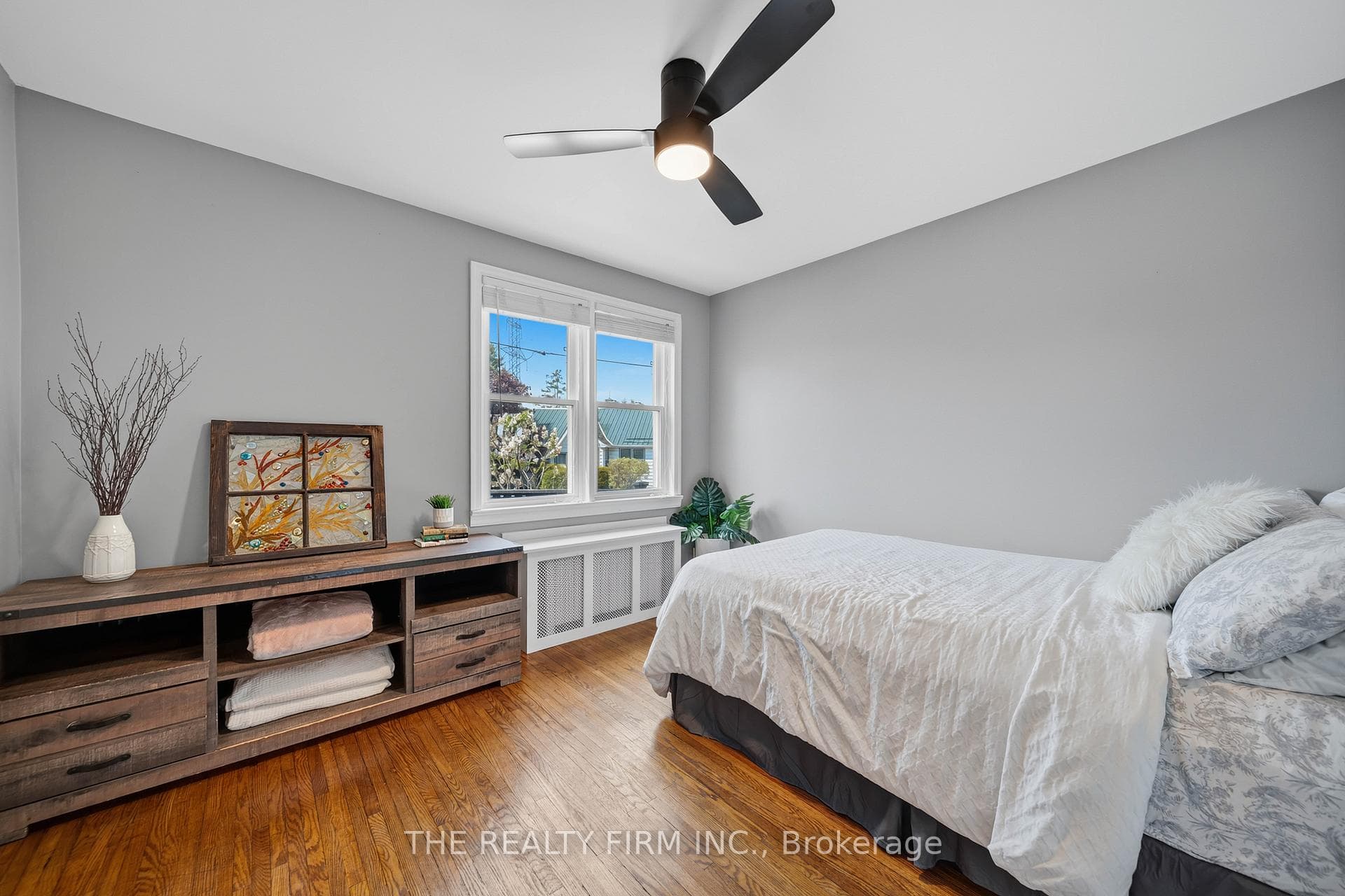 599 John Street photo 27