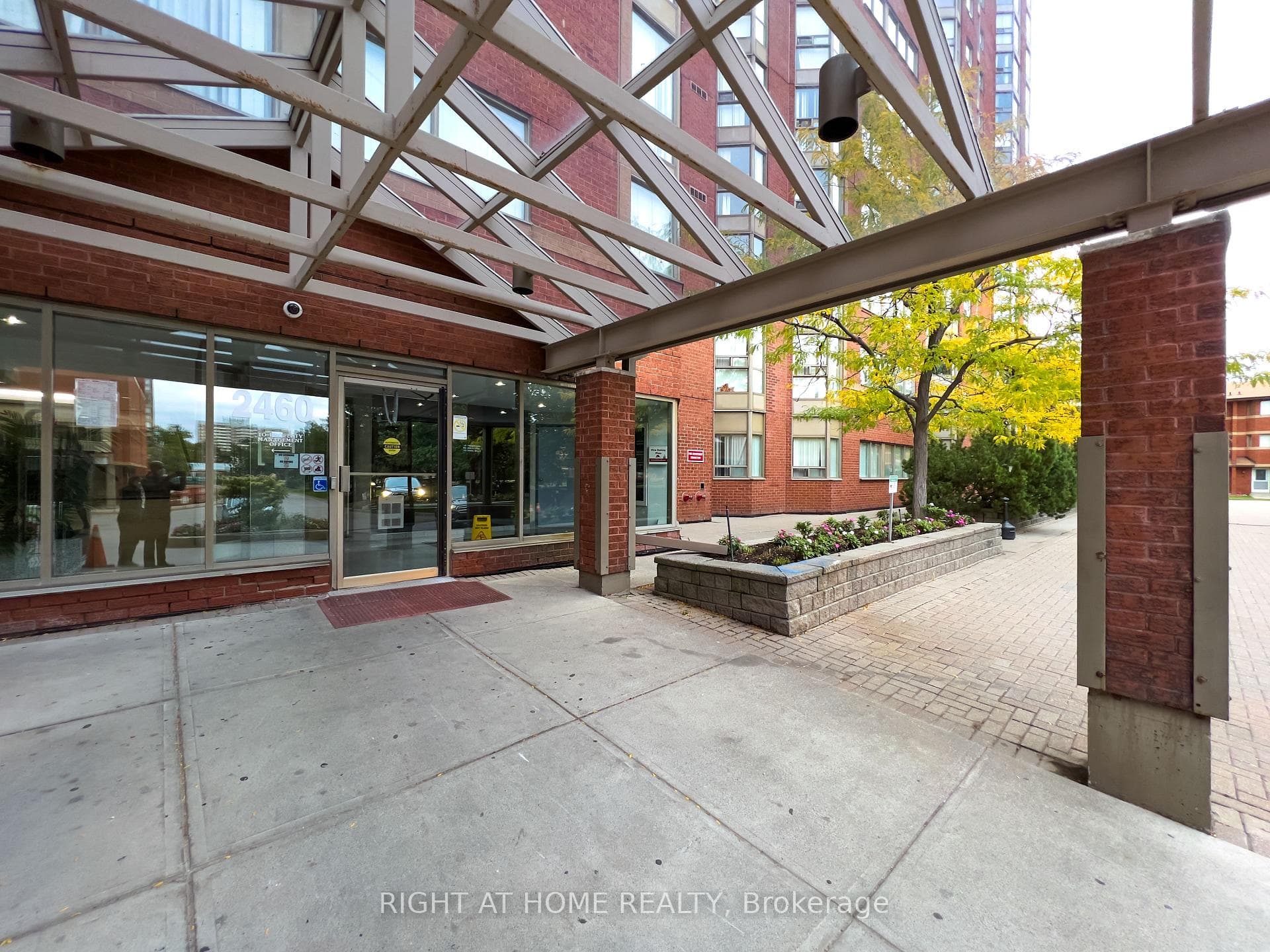 2460 Eglinton Avenue Unit 712 photo 1