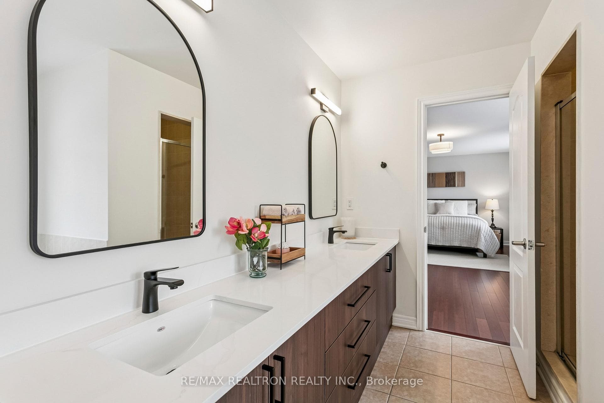 1153 Kestell Boulevard photo 23
