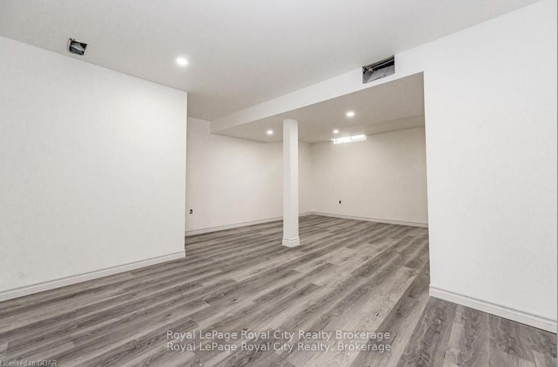 180 MARKSAM Road Unit 80 photo 33