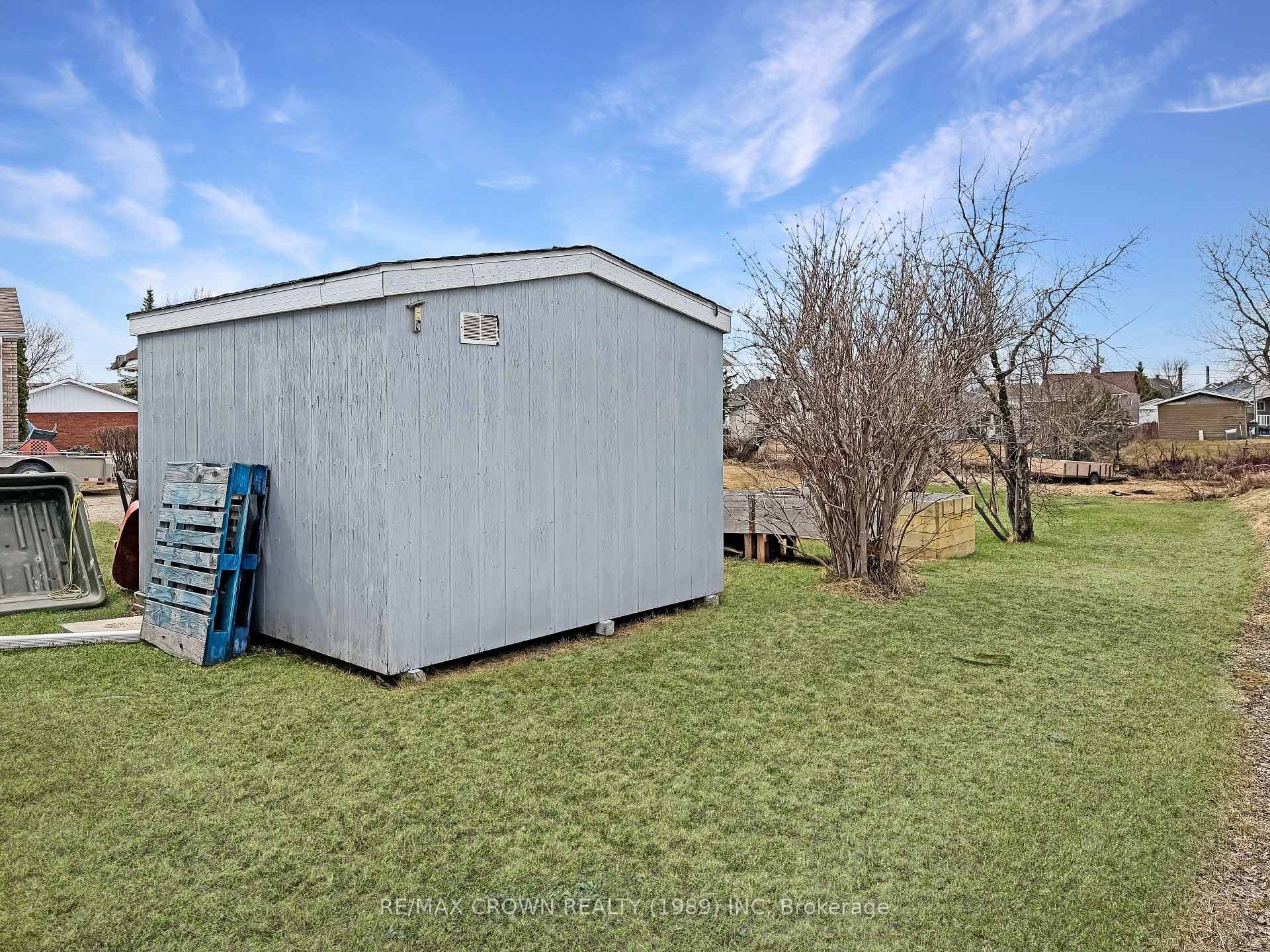 16 Lasalle Avenue photo 47