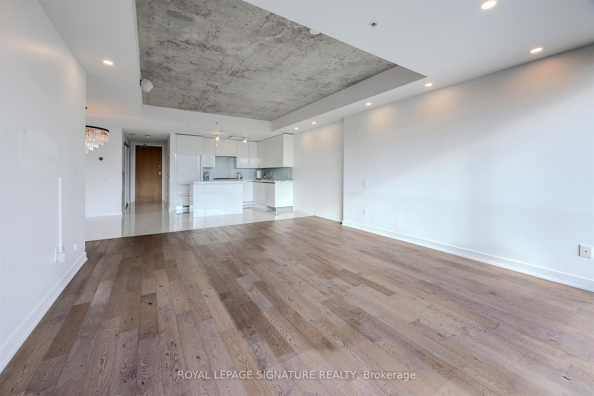 629 King Street Unit PH1404 photo 17