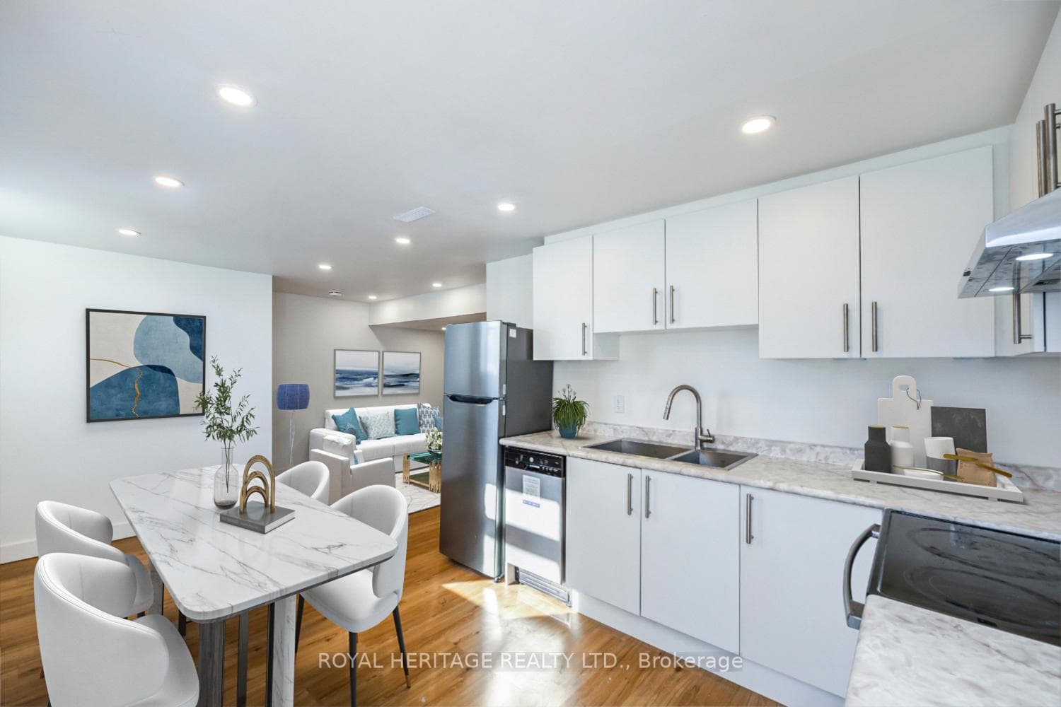 Kitchen (Virtually Staged)