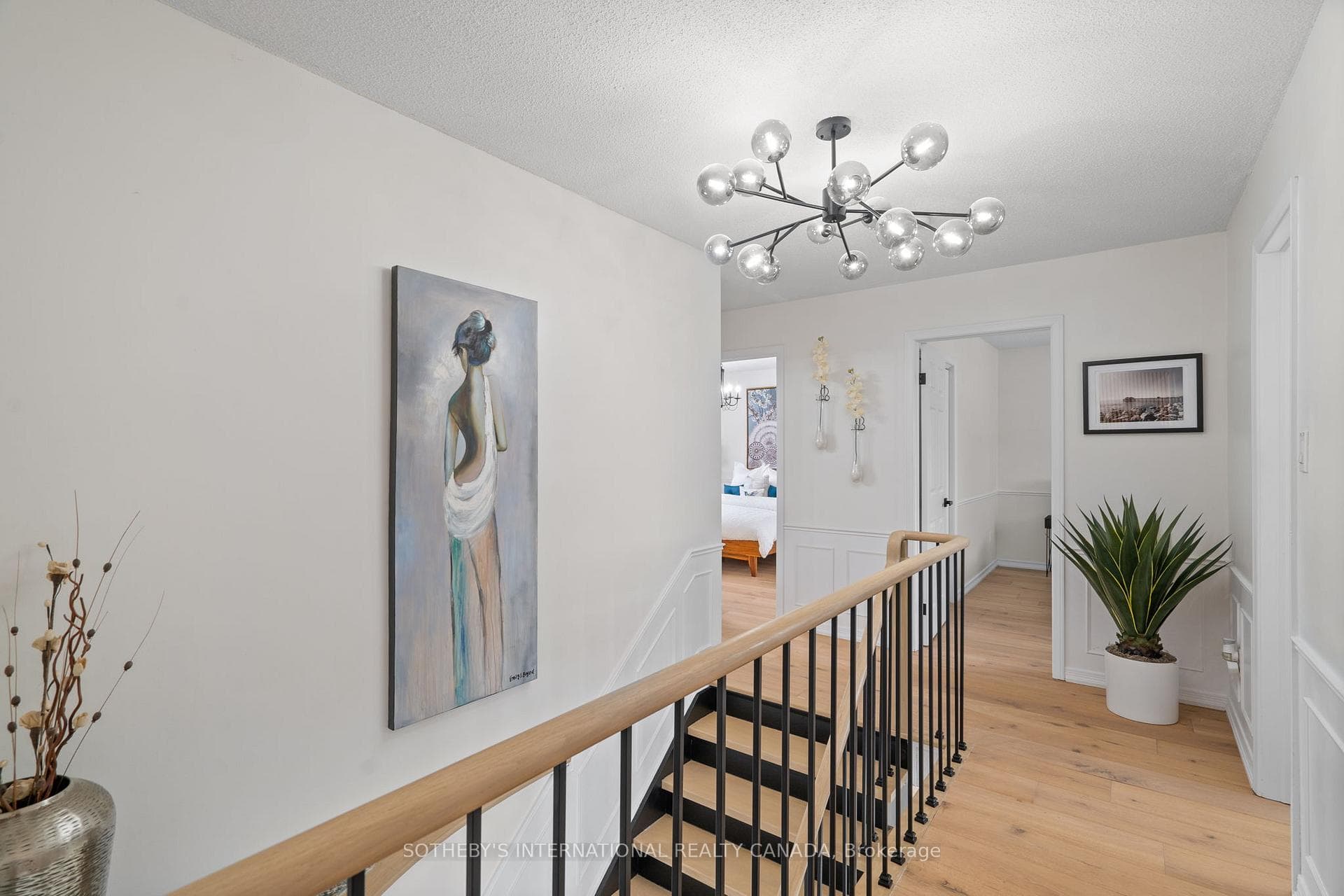 1489 Jasmine Crescent photo 25