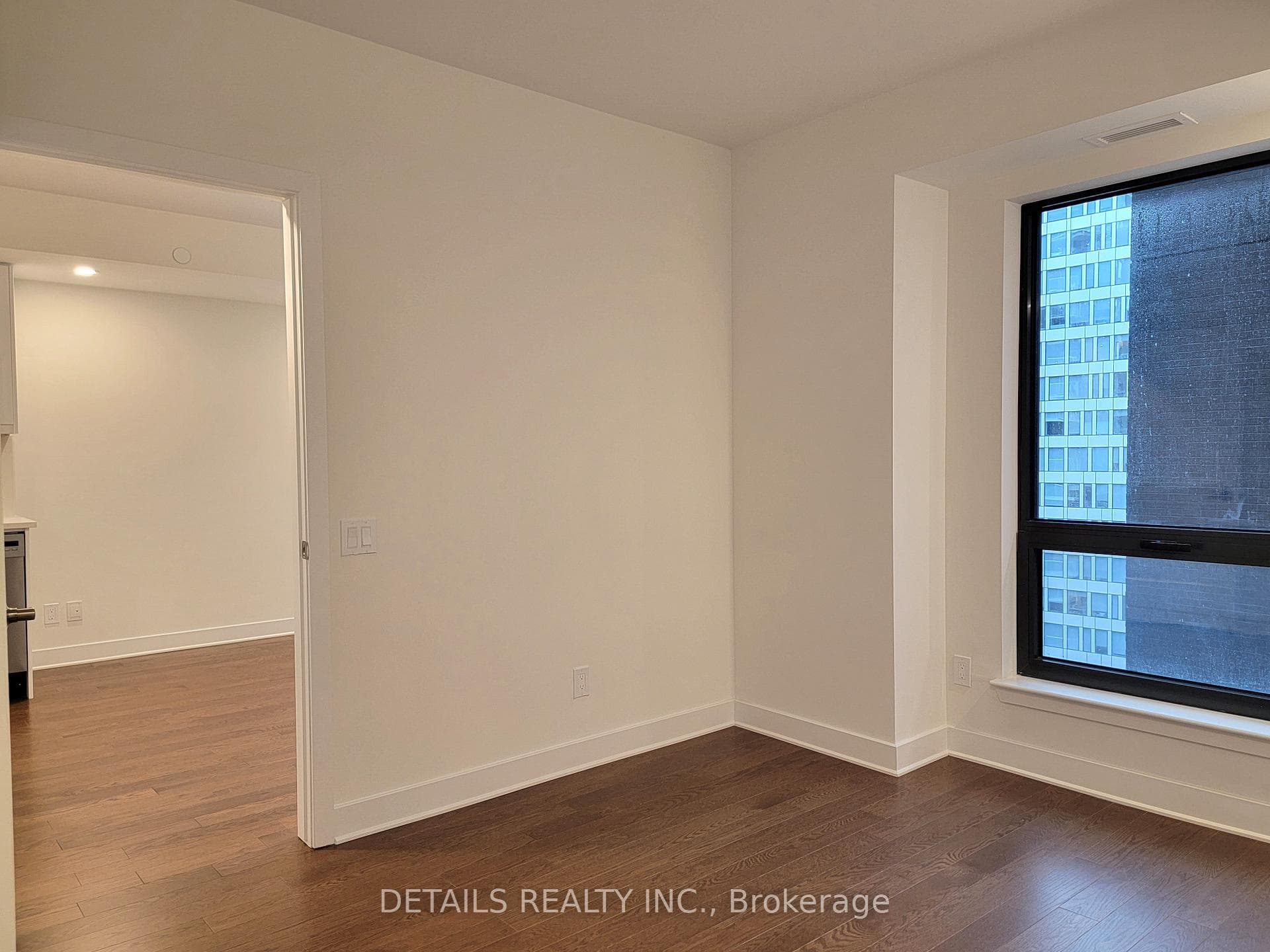 180 George Street Unit 1808 photo 17