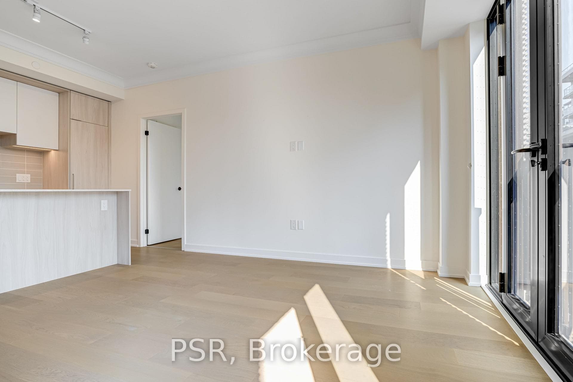 123 Portland Street Unit 408 photo 15