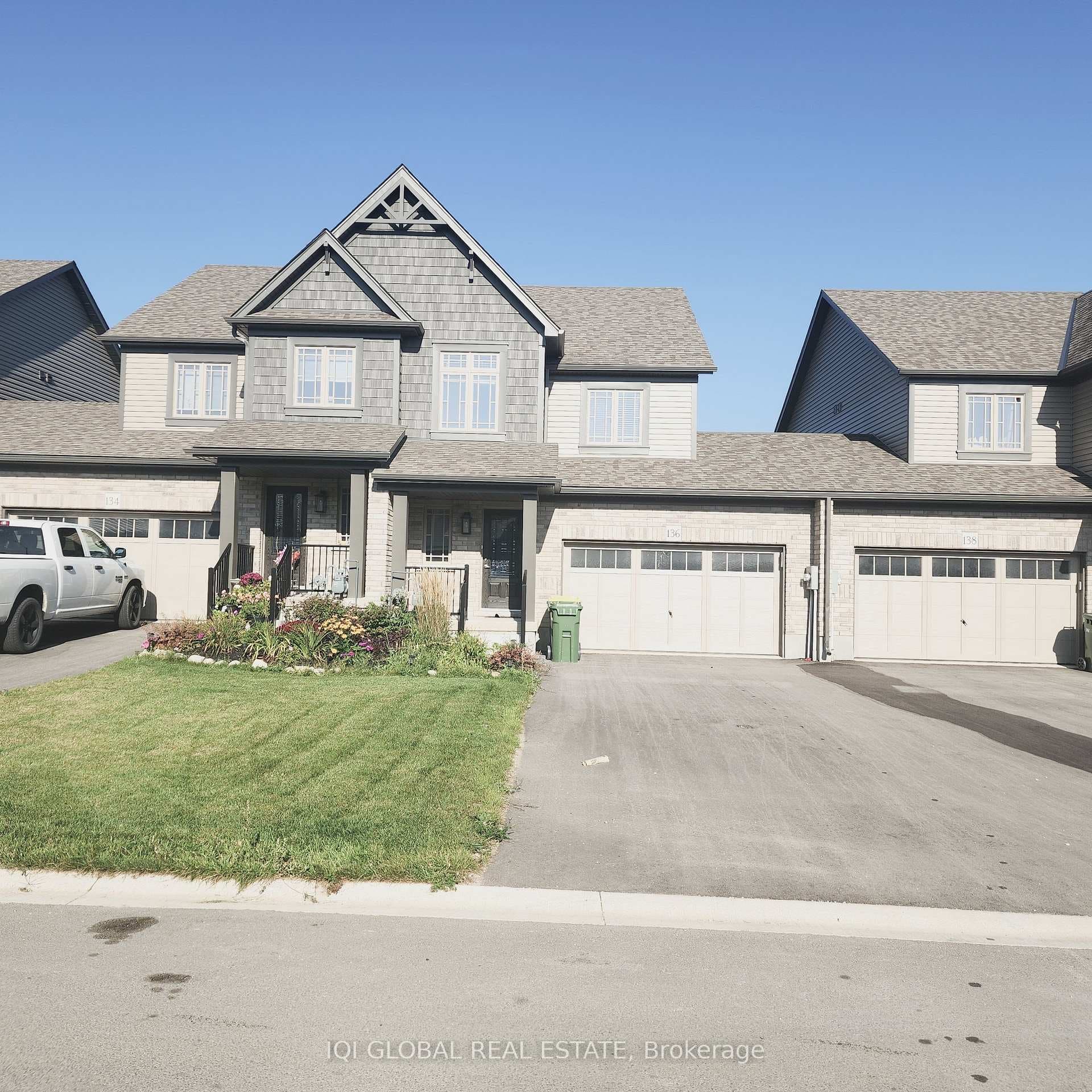 136 stonebrook Way photo 1
