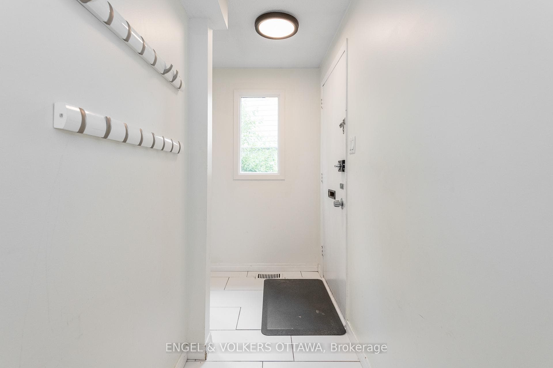 75 Woodfield Drive photo 2