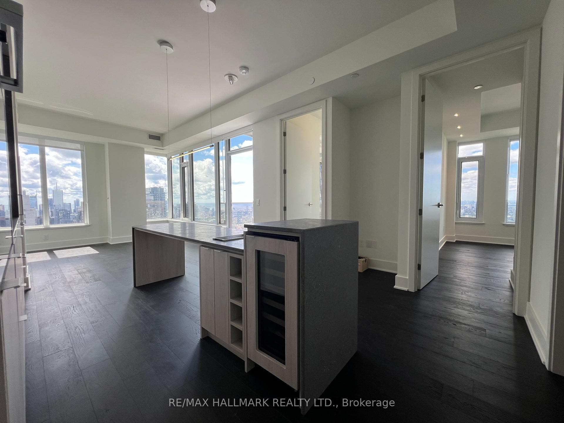 11 Yorkville Avenue Unit 4709 photo 16
