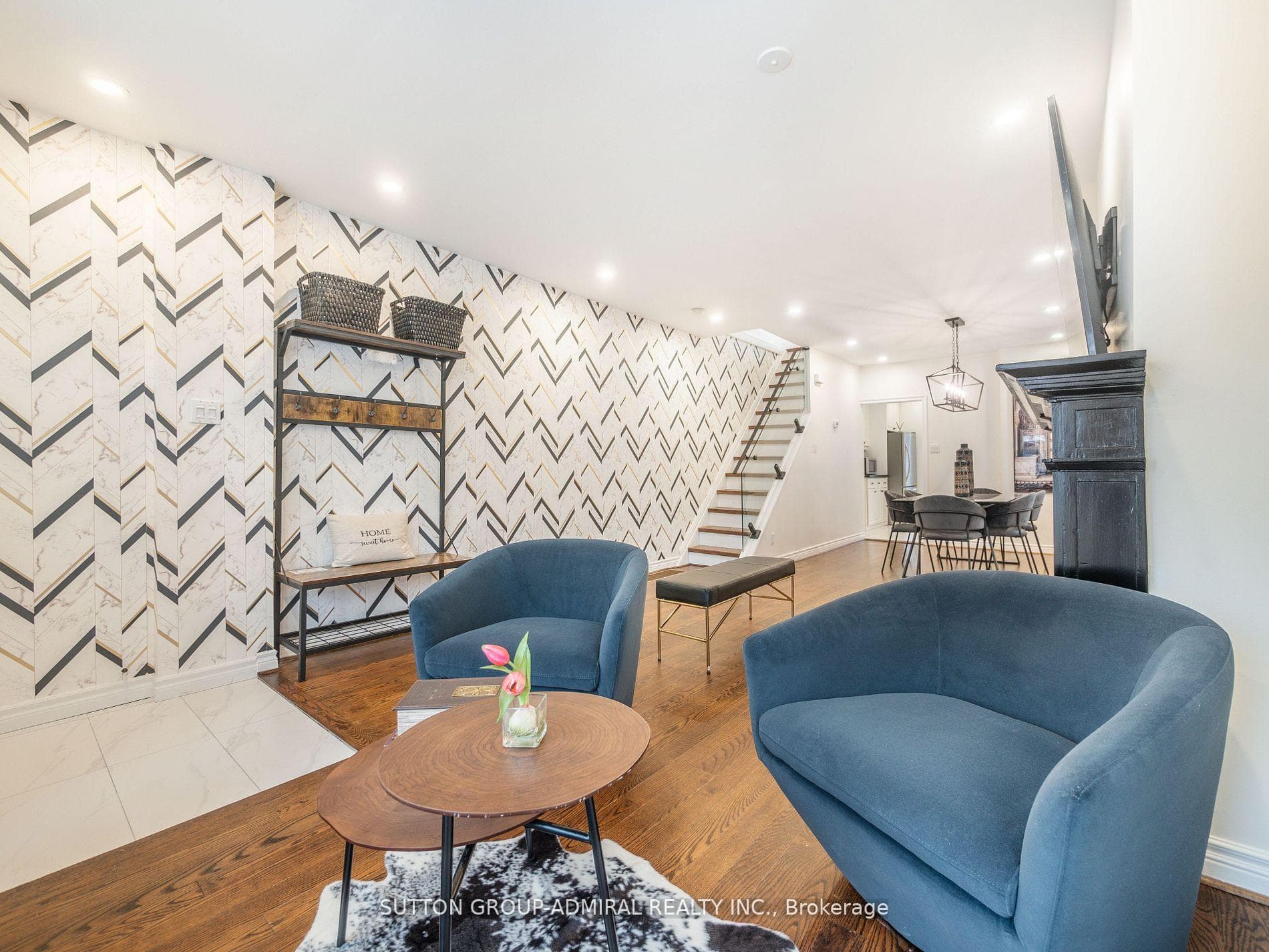 389 Davisville Avenue photo 6