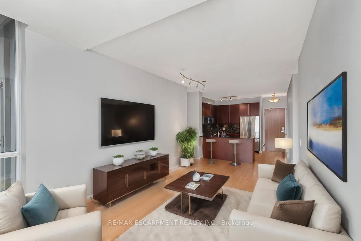 88 Broadway Avenue Unit 304 photo 11