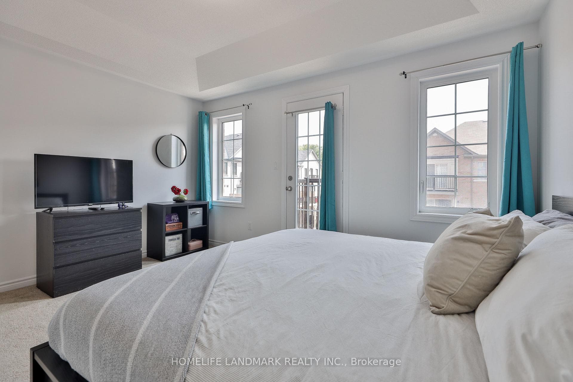 153 Rustle Woods Avenue photo 26