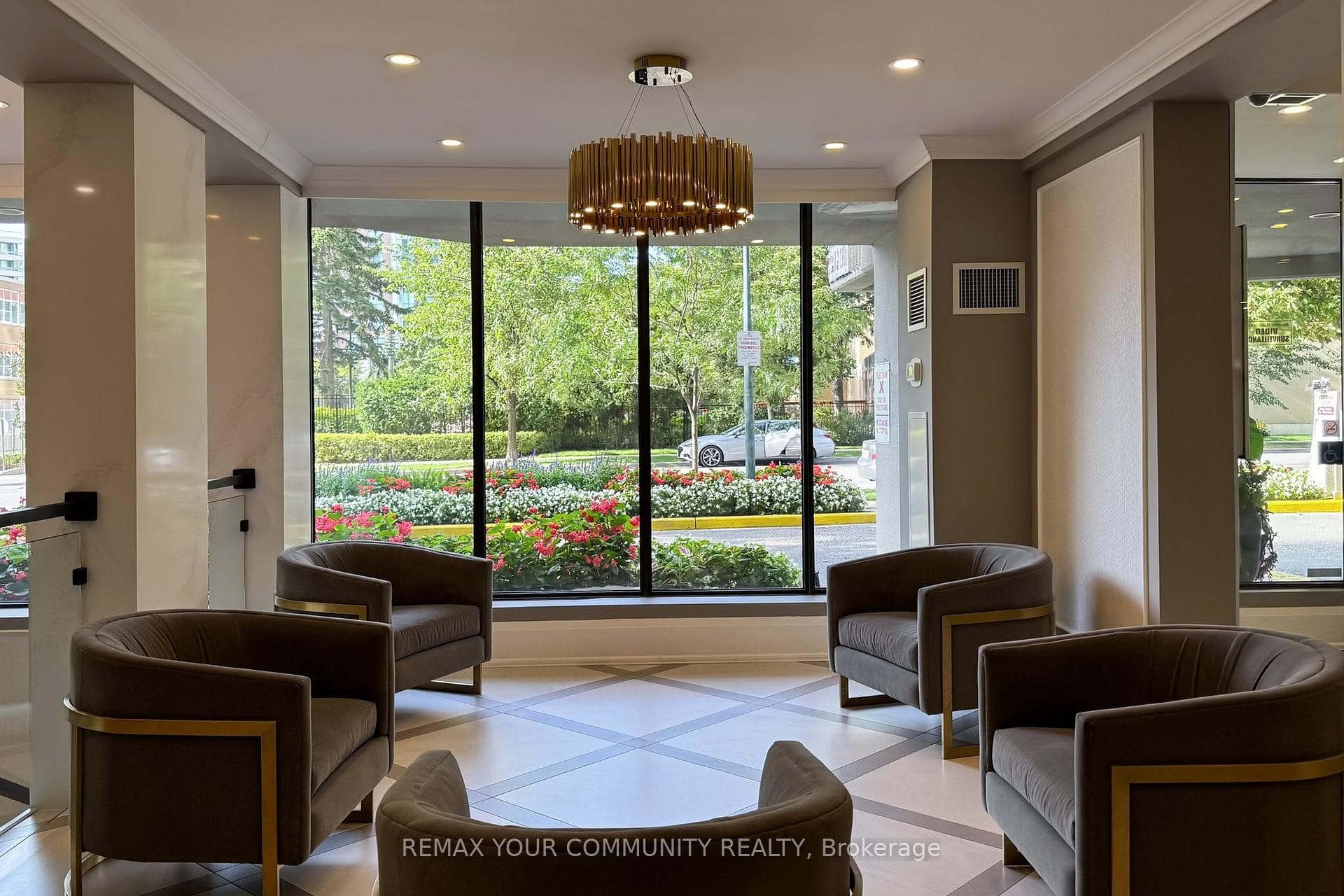 5444 Yonge Street Unit 1609 photo 5