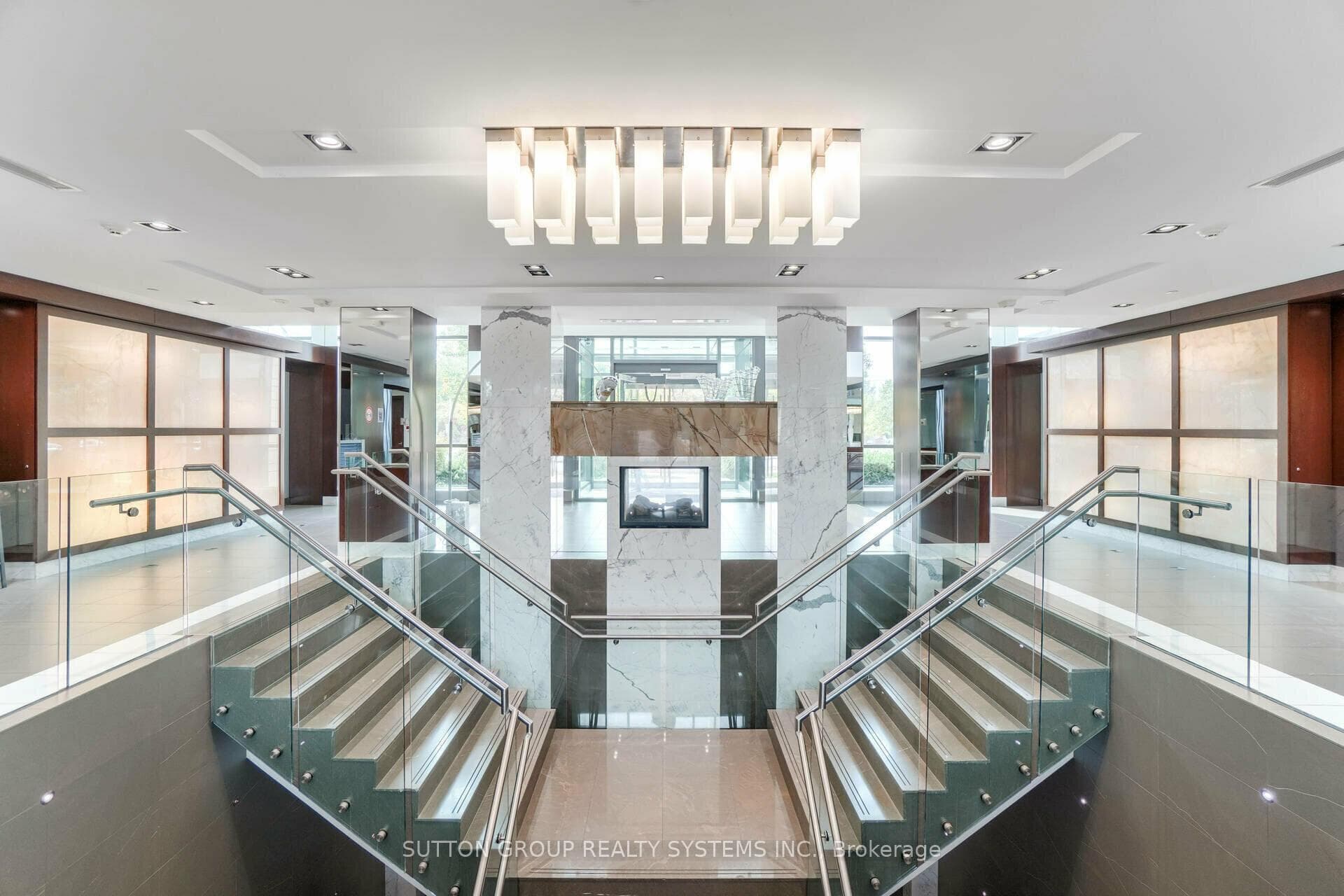 225 Sherway Gardens Road Unit 808 photo 4
