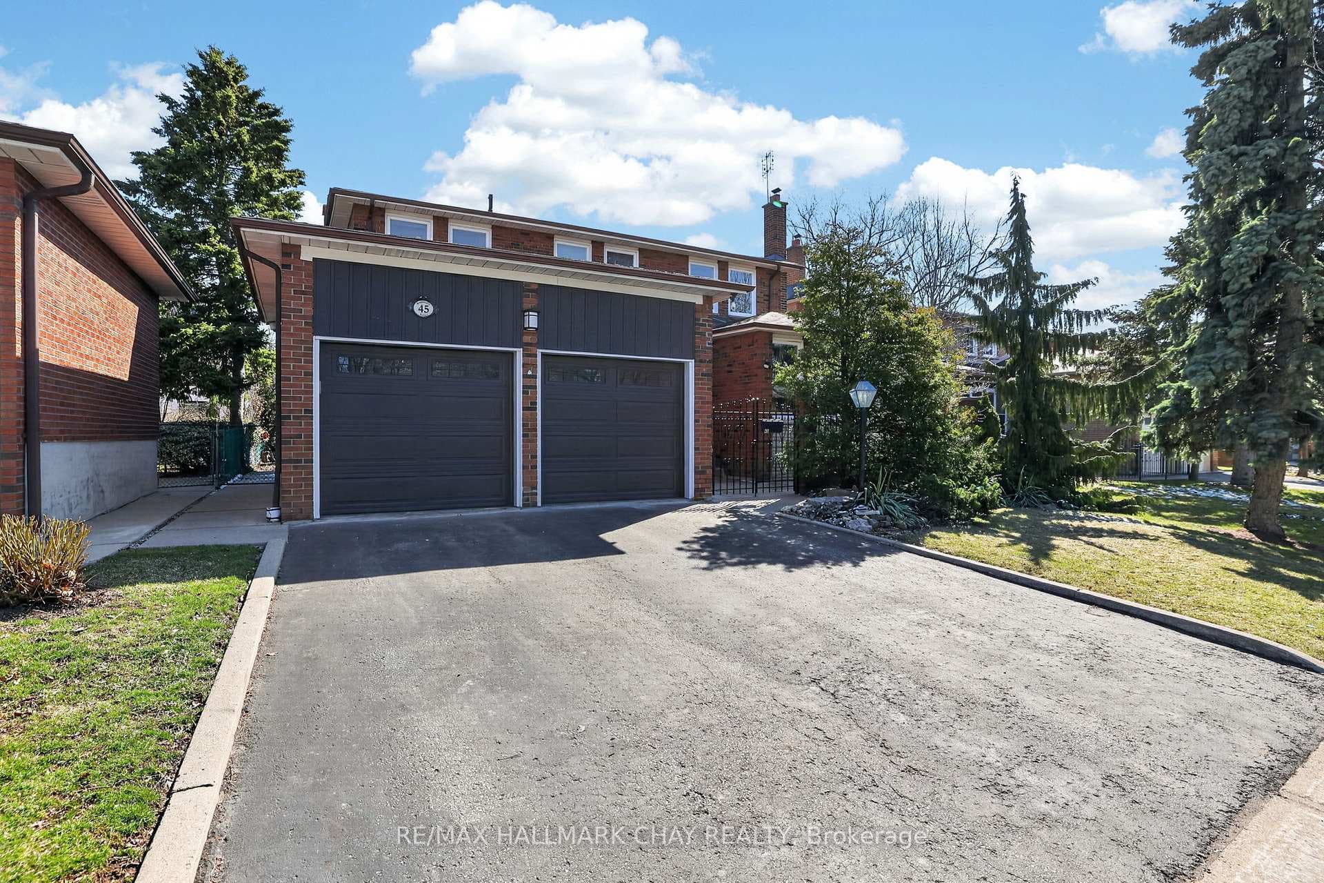 45 Beamsville Drive photo 1