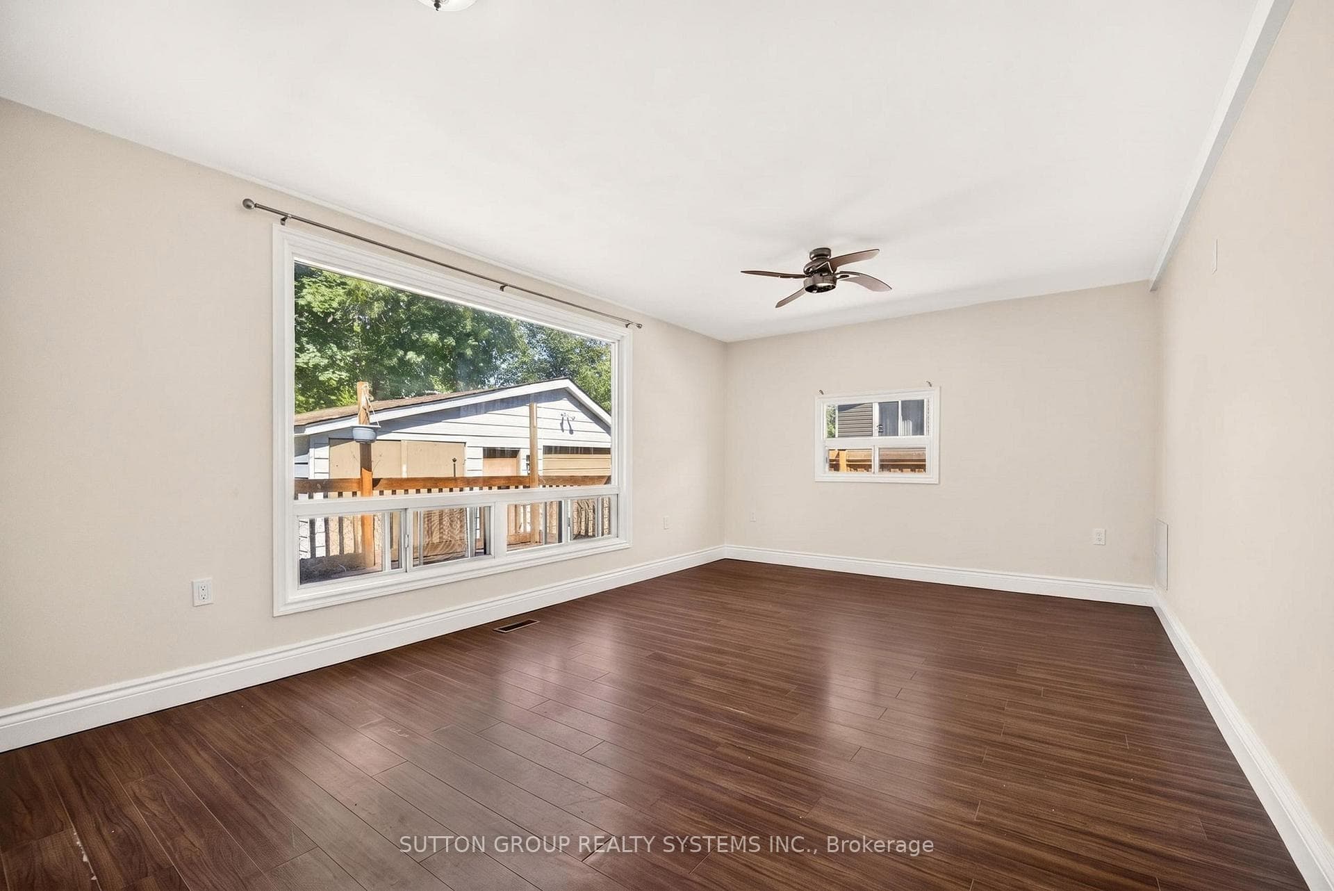 2082 Lilac Drive photo 16