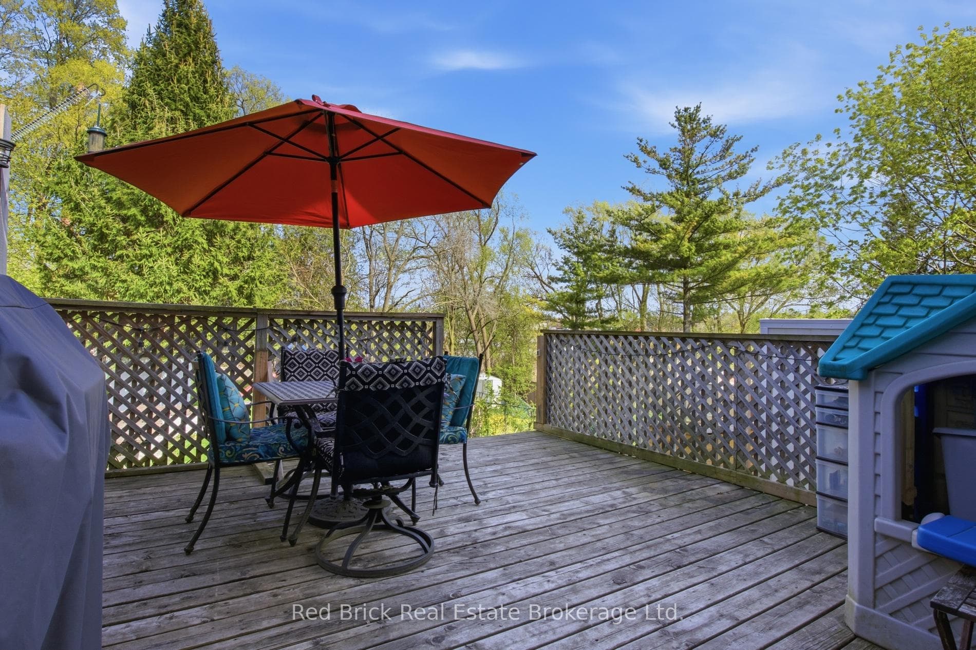 51 Clemens Avenue photo 30