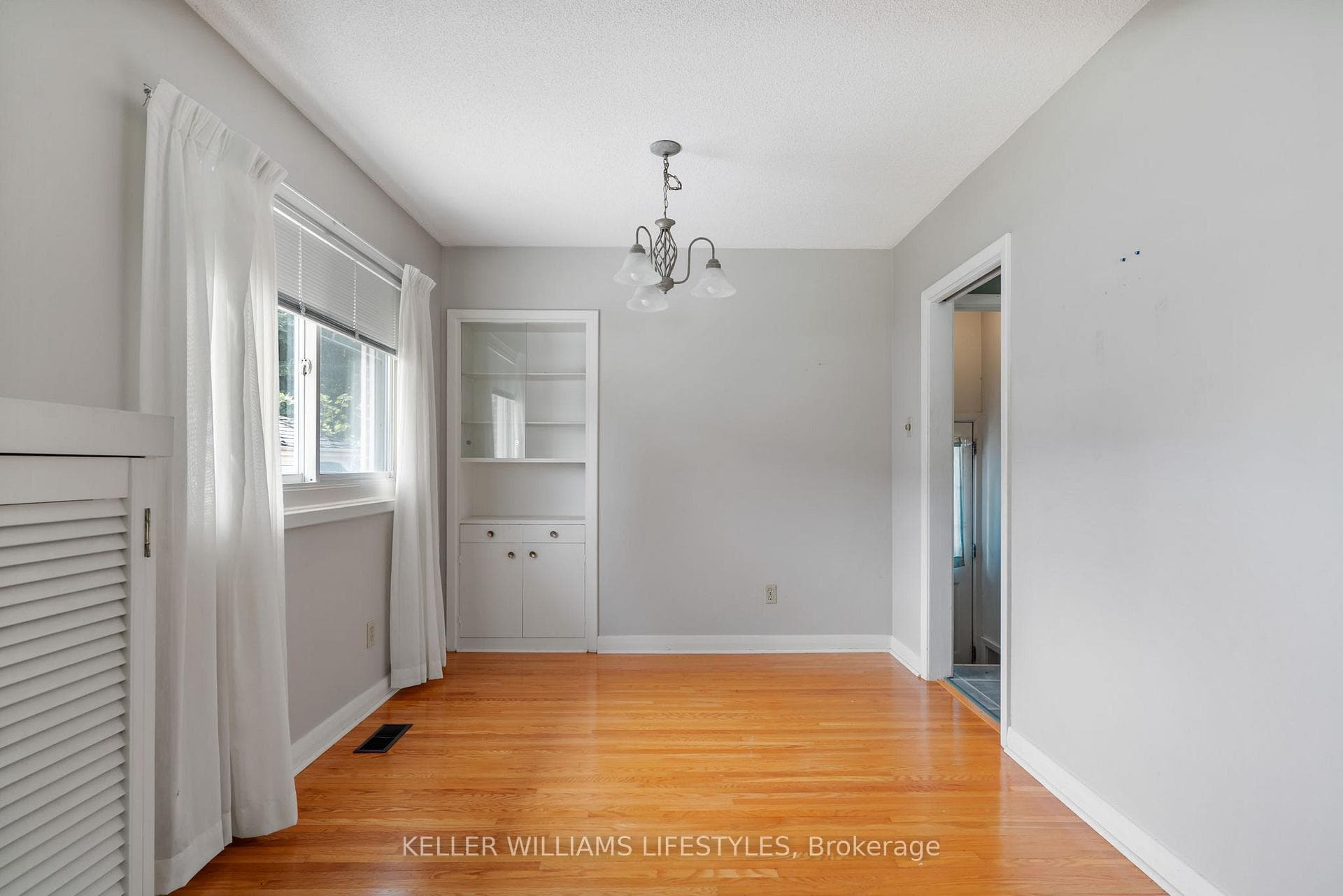 53 Silverdale Crescent photo 7