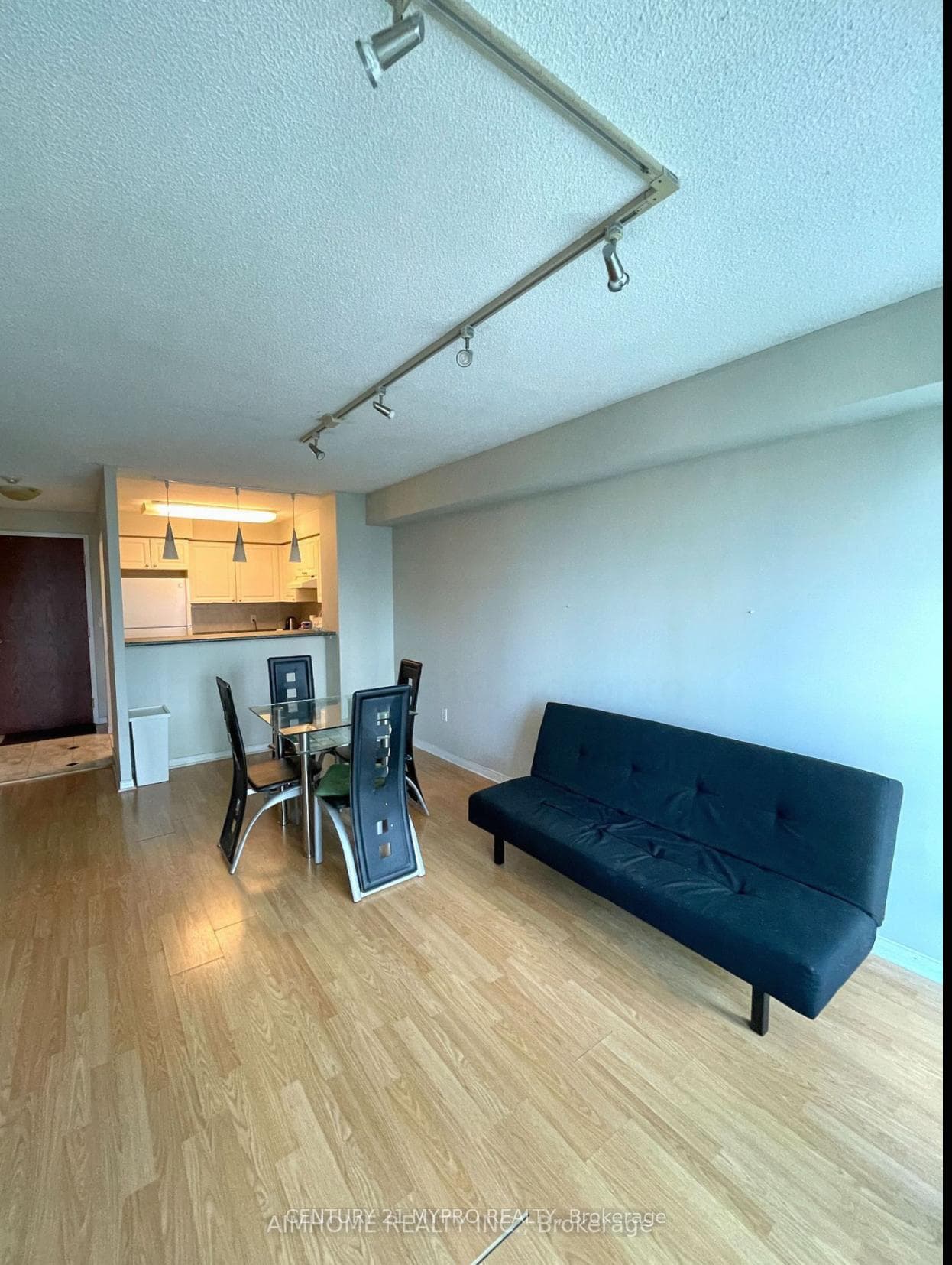 28 Pemberton Avenue Unit 610 photo 2