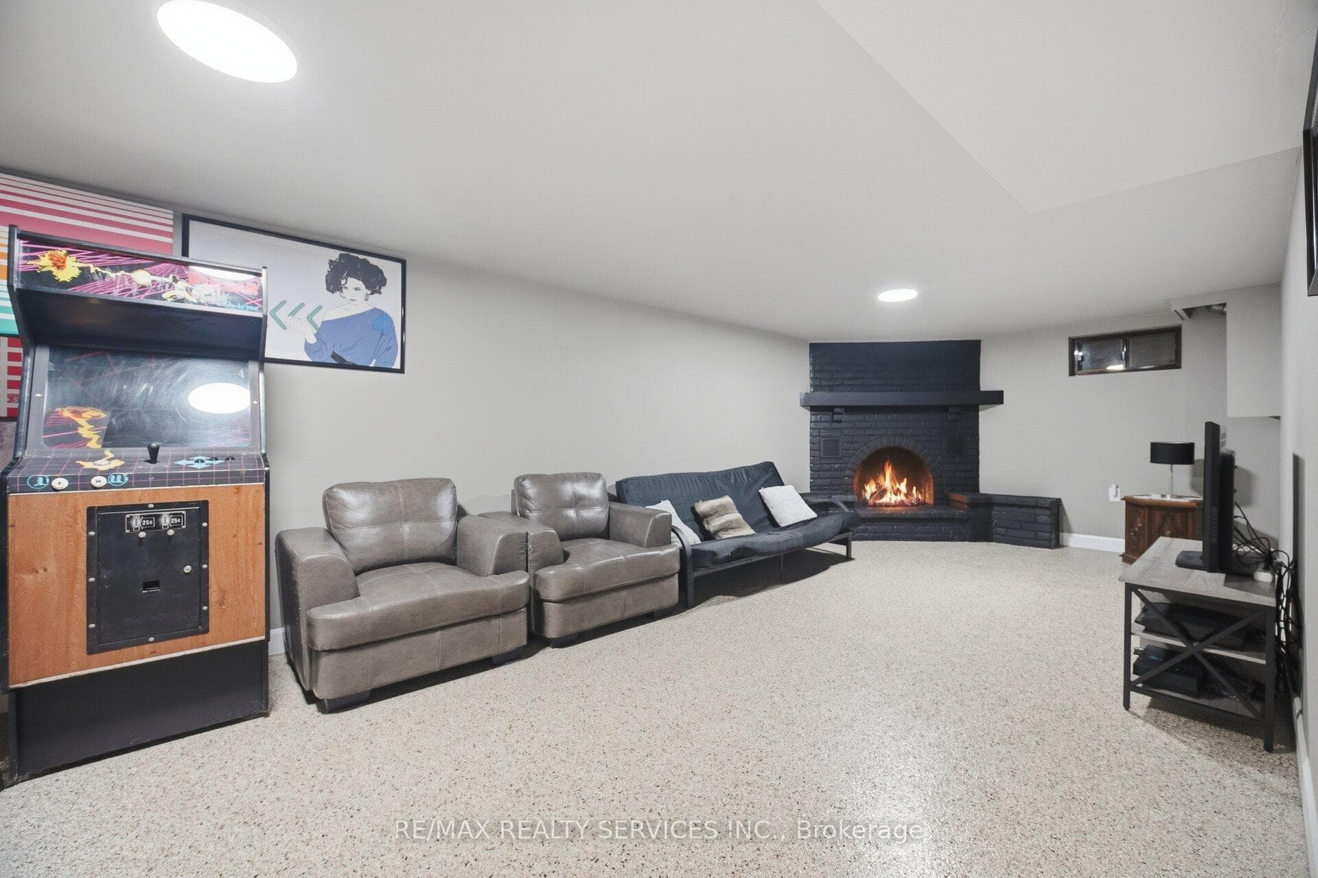15 Ferndale Crescent photo 29
